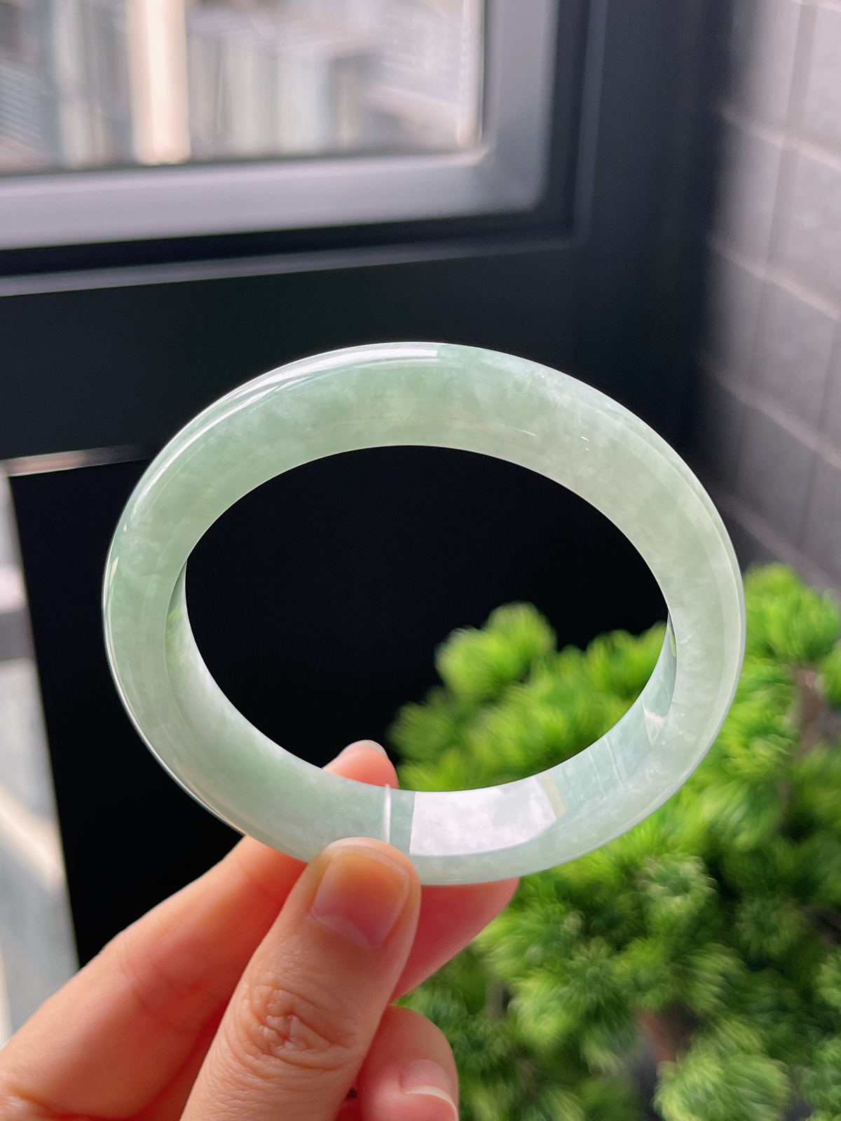 正圈58圈口，翡翠糯化种飘绿手镯