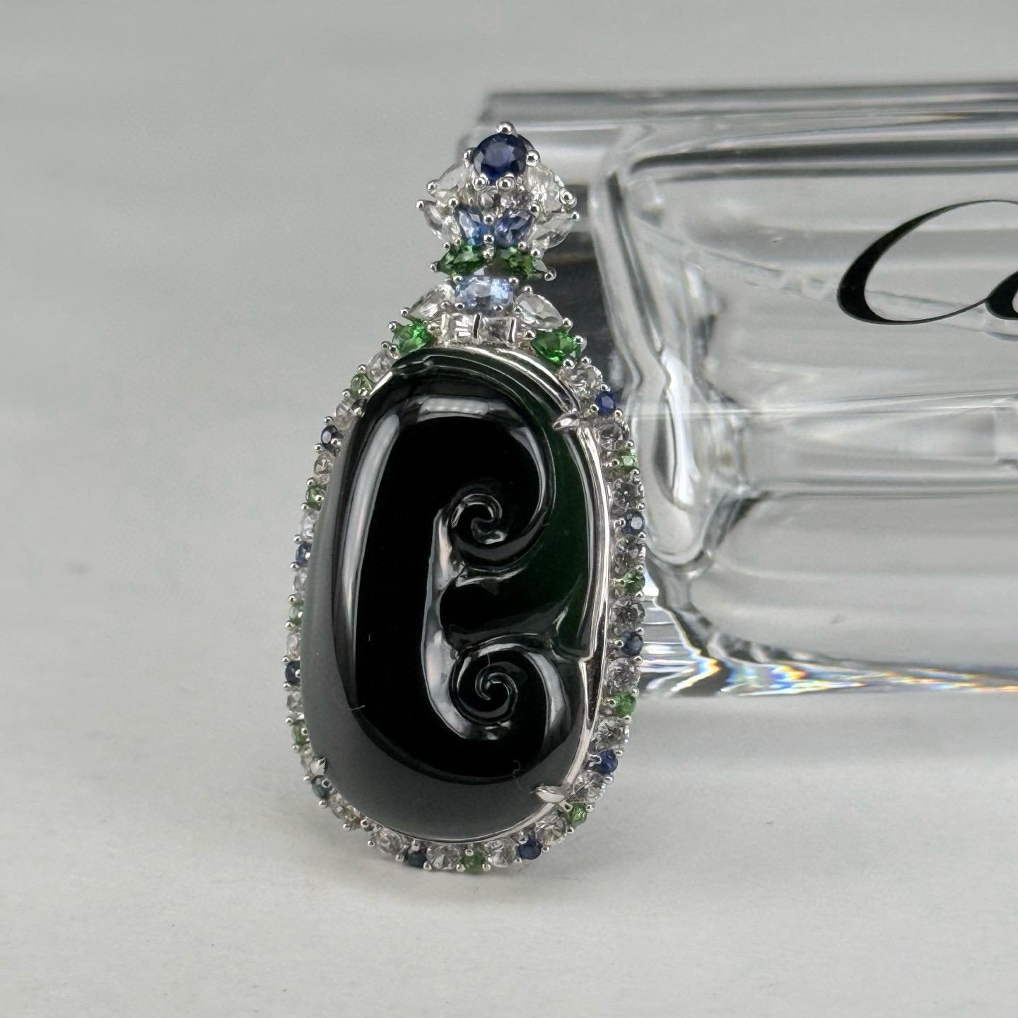 精品18k墨翠如意 种好色正 黑度极好 打灯通透 饱满大气