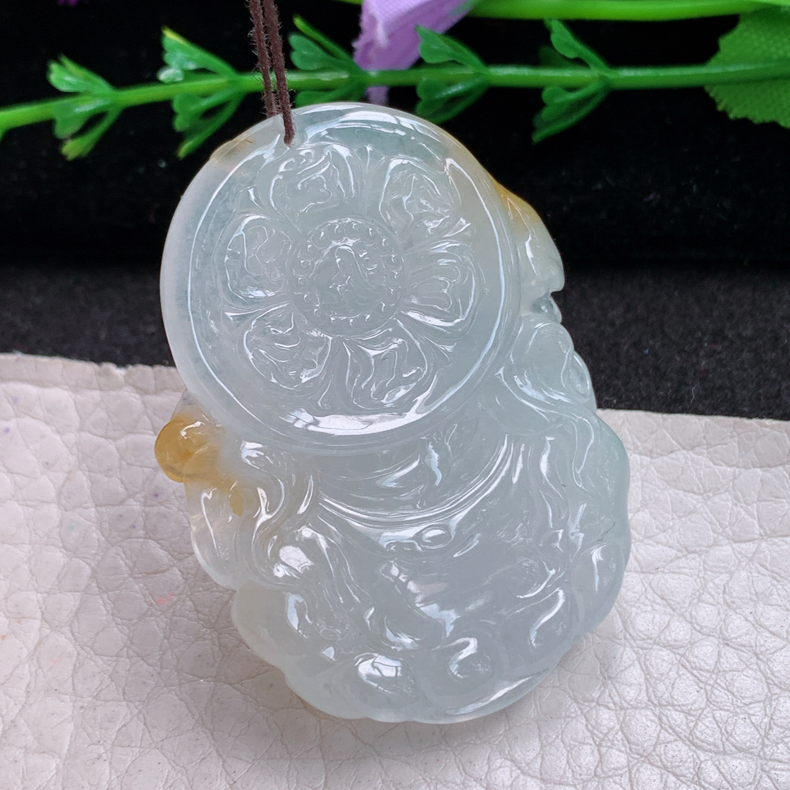 lz实拍46.8*35*13.5缅甸天然翡翠a货精雕冰种飘金招财进宝项坠财神爷