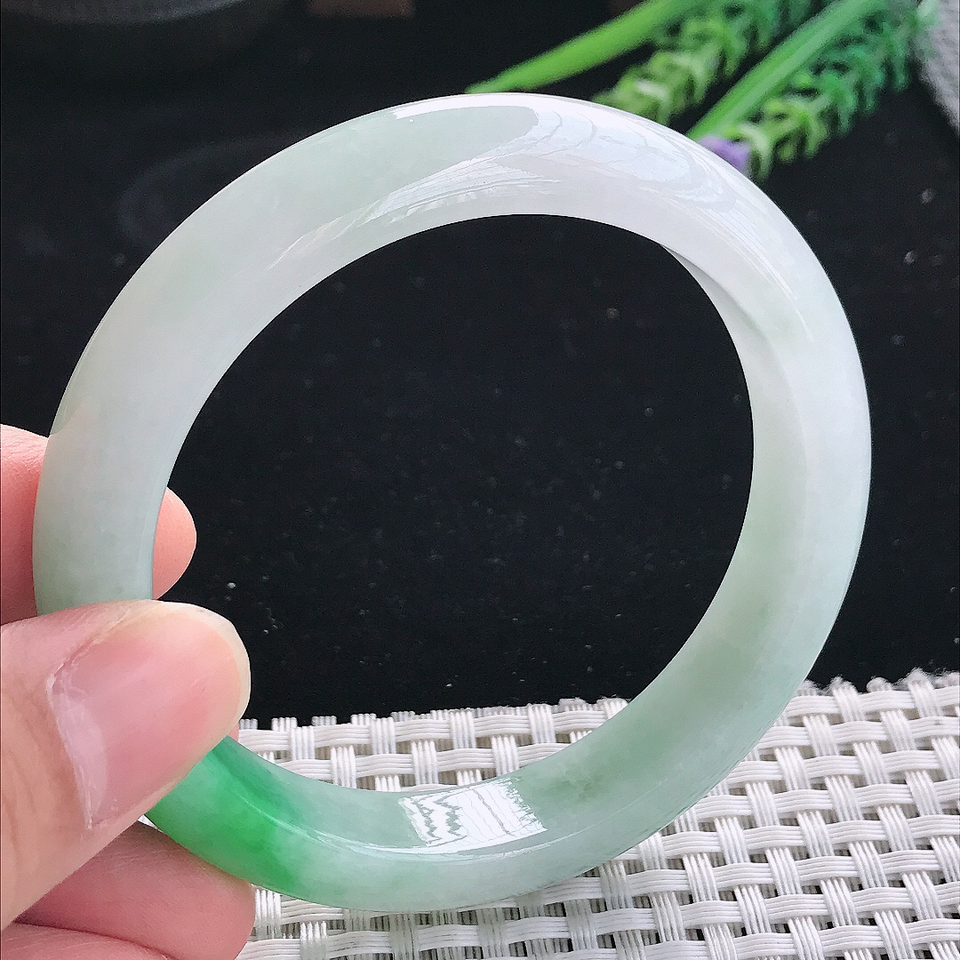 实拍天然翡翠58.5/12.3/8.8老坑精美冰润飘阳绿手镯翡翠玉镯手环