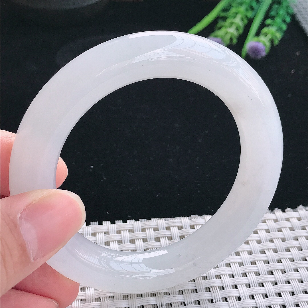 实拍天然翡翠53.8/12/11.8老坑冰胶水灵月光白圆条手镯翡翠玉镯手环