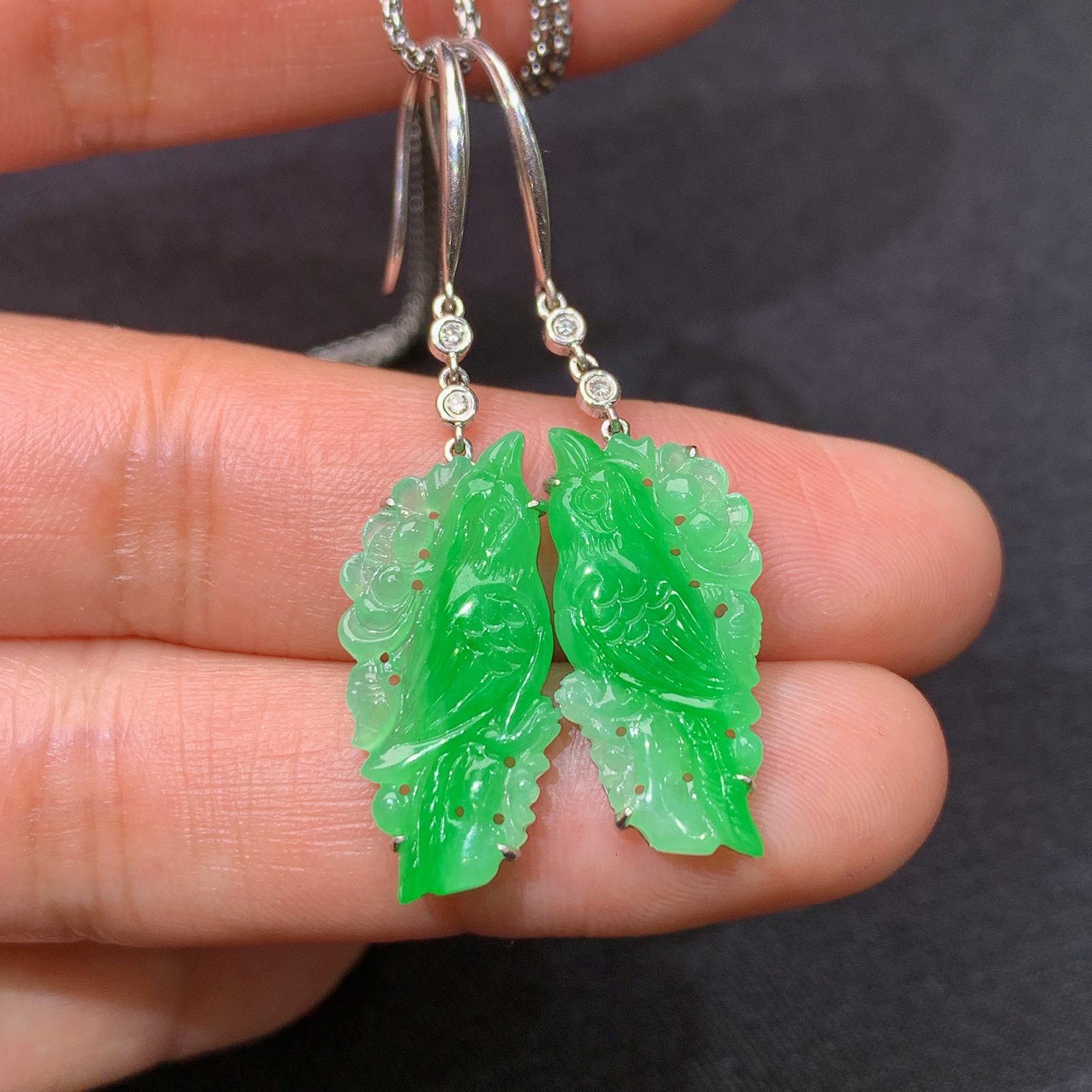 冰阳绿喜鹊耳坠，18k金镶嵌，简约时尚，冰润色阳，种水足，Xg 尺寸22.8*9.8*2