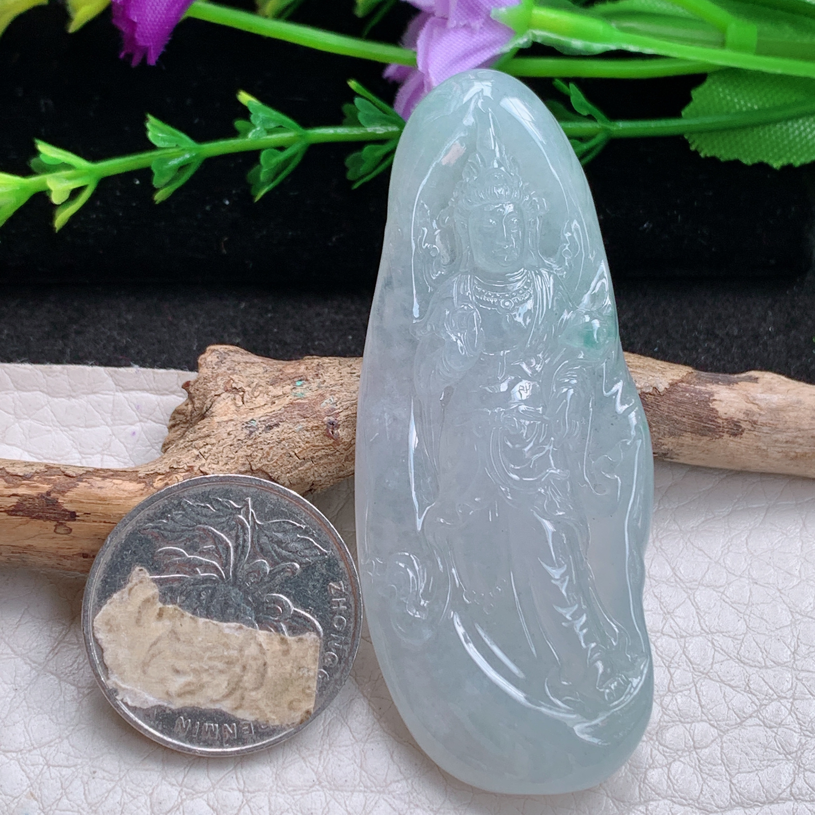 lz实拍62*27.2*9.8缅甸天然翡翠a货精雕冰透飘观音吊坠站观音