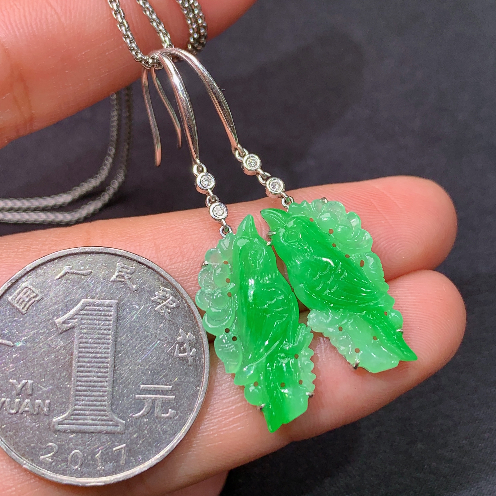 冰阳绿喜鹊耳坠，18k金镶嵌，简约时尚，冰润色阳，种水足，Xg 尺寸22.8*9.8*2