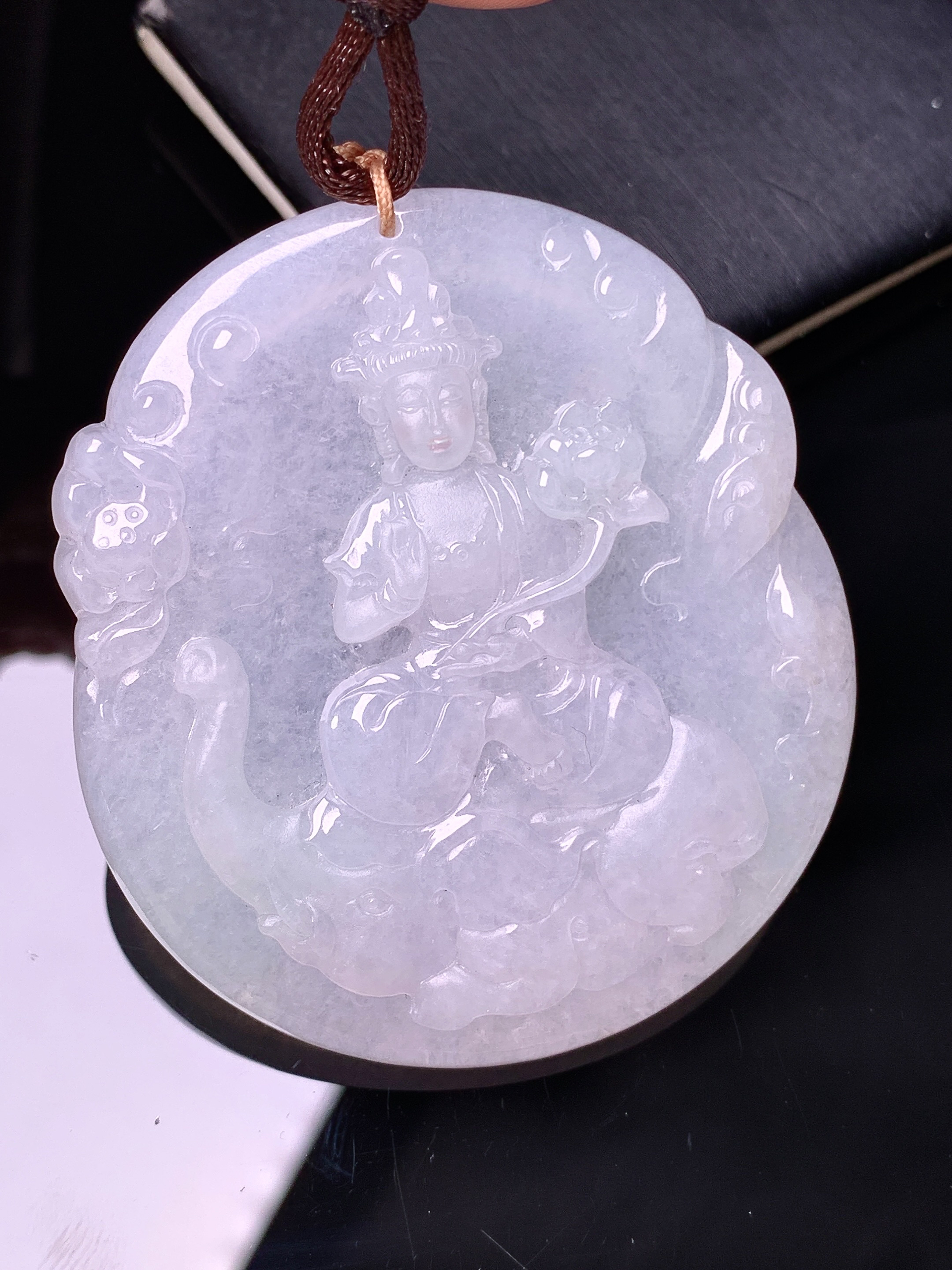 冰种普贤菩萨吊坠 玉质细腻 色泽艳丽清新 水润亮眼 整体尺寸55*50*5.6b2