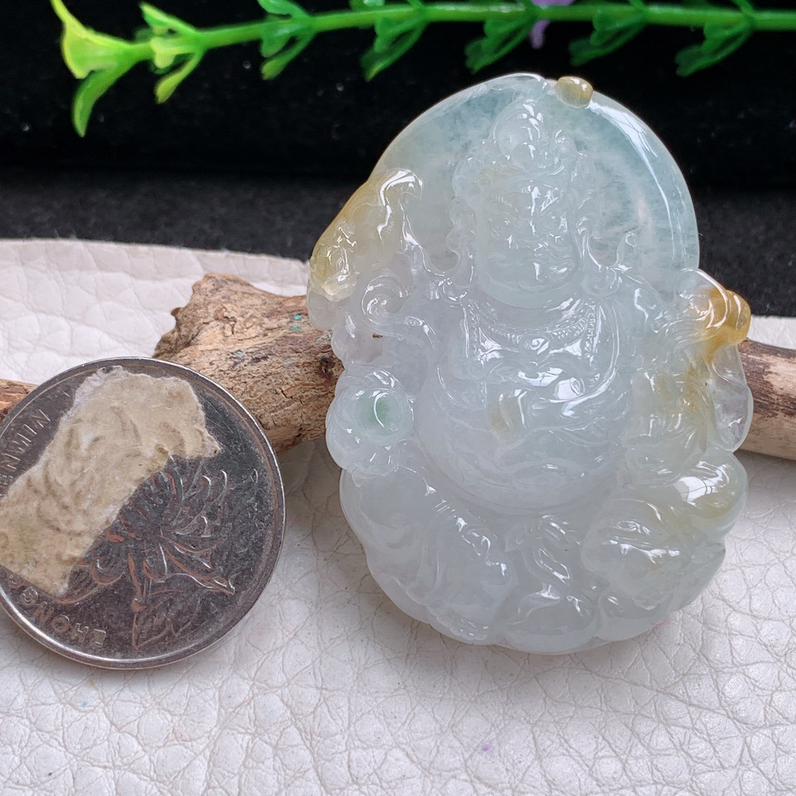 lz实拍46.8*35*13.5缅甸天然翡翠a货精雕冰种飘金招财进宝项坠财神爷