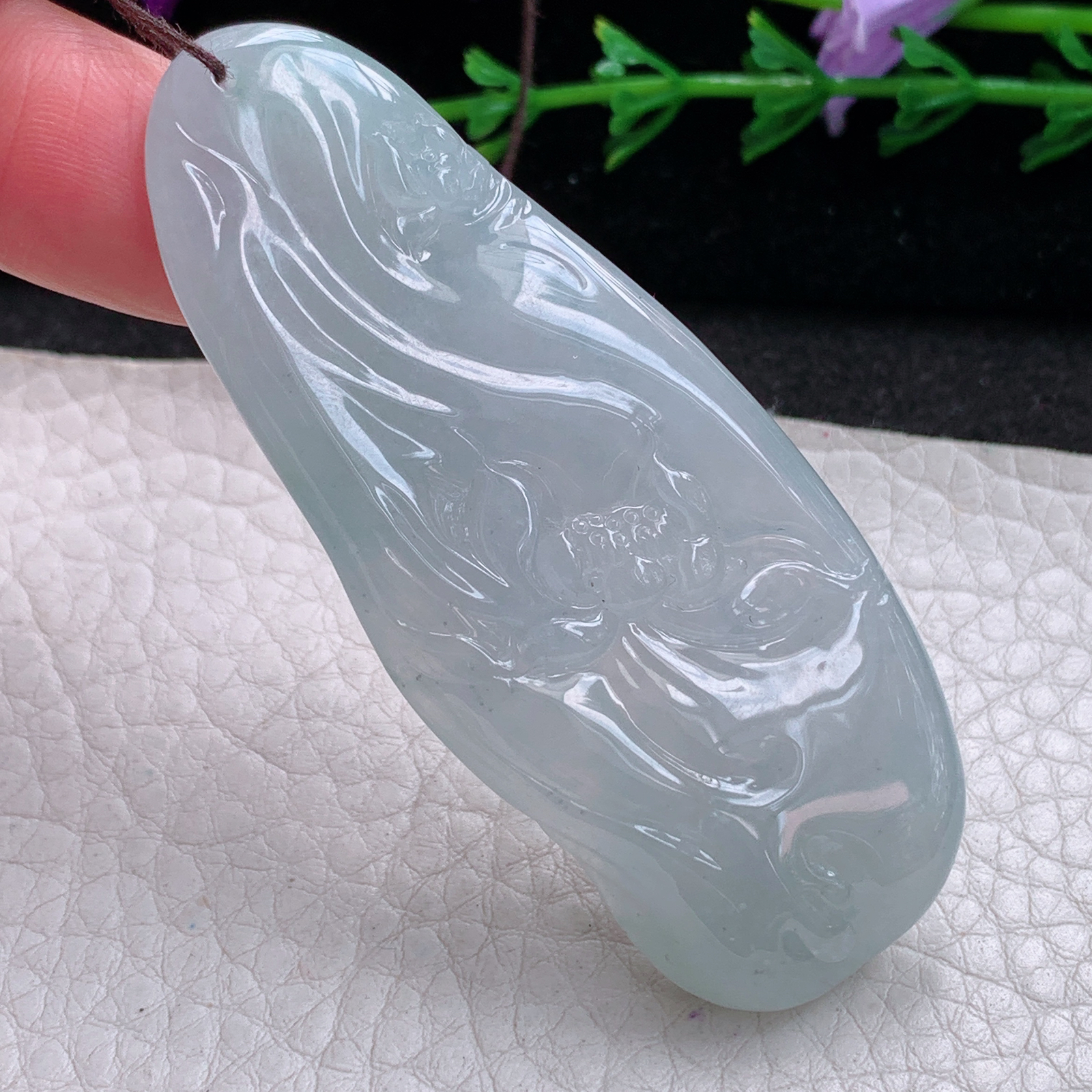 lz实拍62*27.2*9.8缅甸天然翡翠a货精雕冰透飘观音吊坠站观音