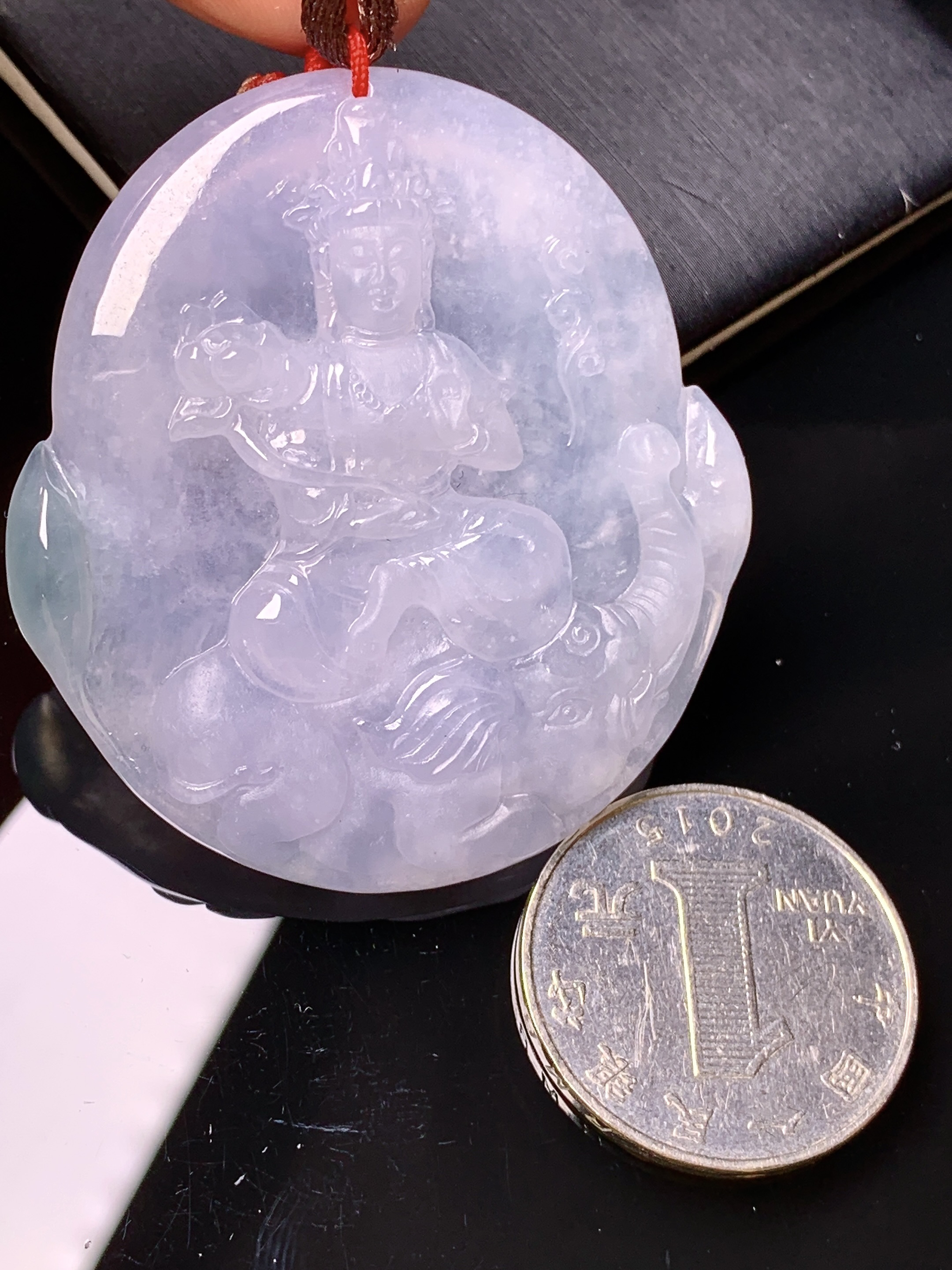 冰种飘绿普贤菩萨吊坠 玉质细腻 色泽艳丽清新 水润亮眼 整体尺寸49.5*45.5*5.8b2