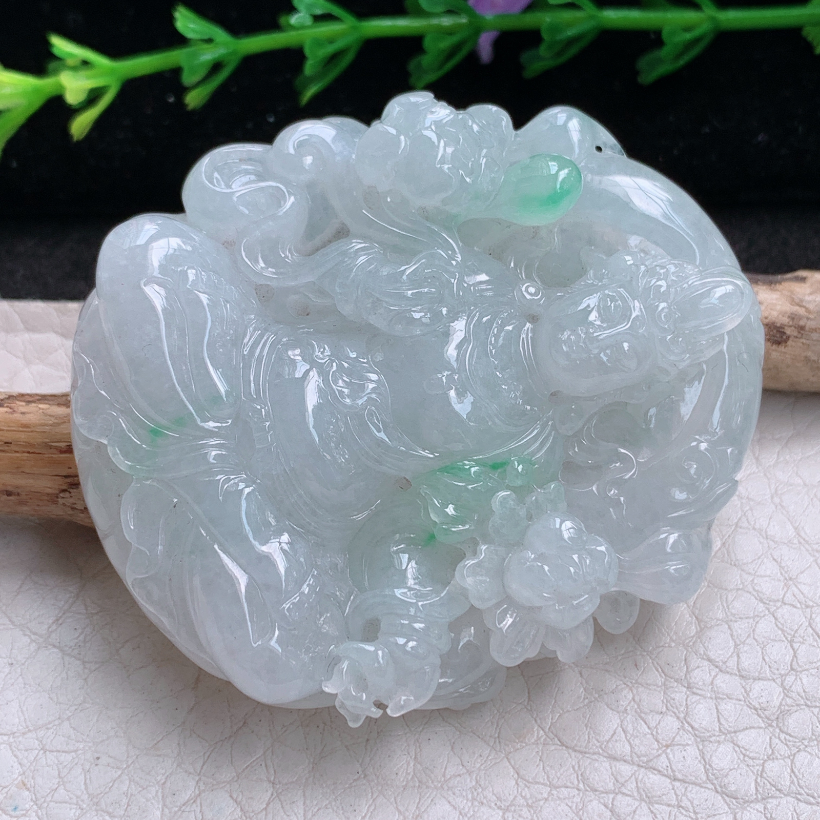 lz实拍53.5*46.8*11.8缅甸天然翡翠a货精雕冰透大势至菩萨吊坠坐莲观音
