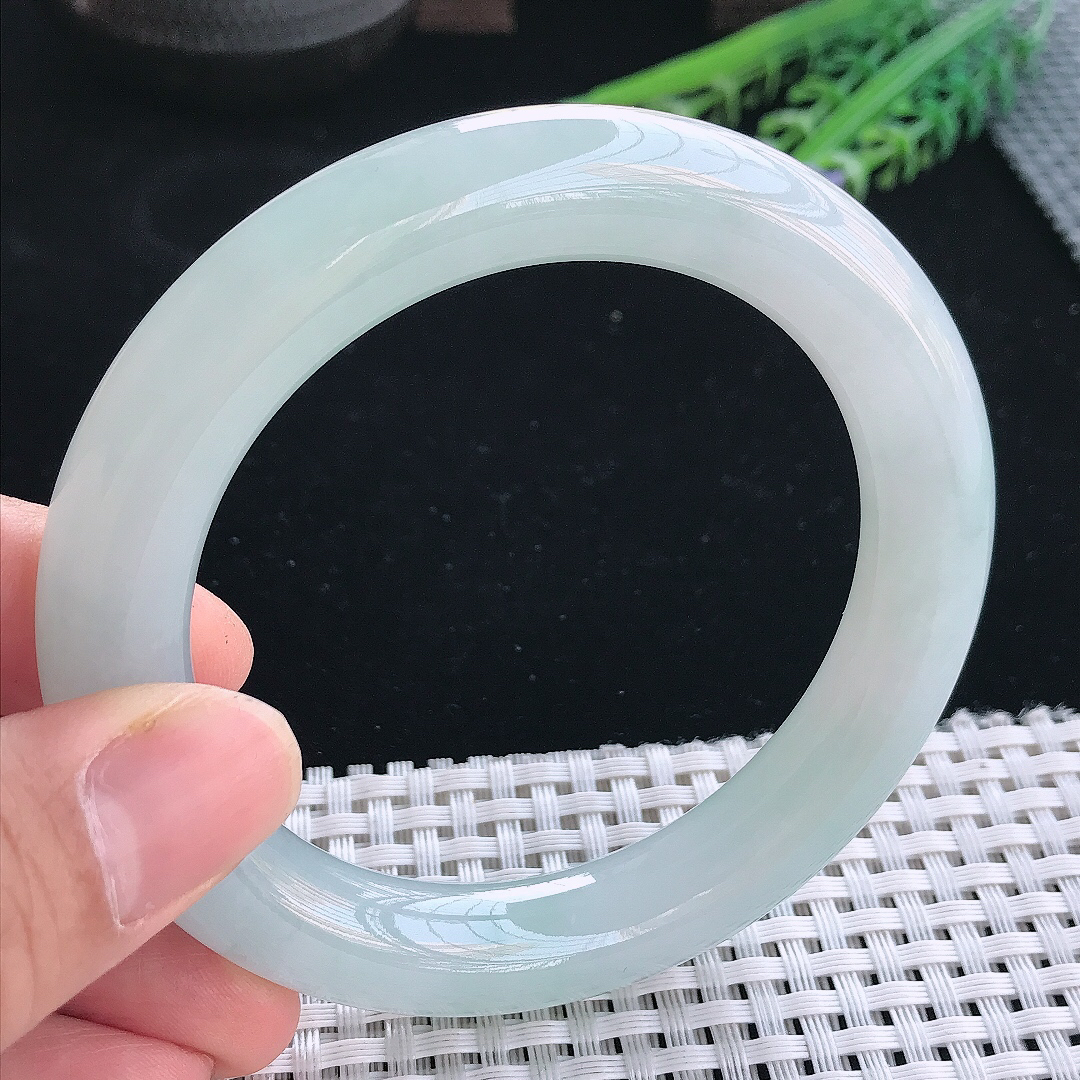 实拍天然翡翠58/11.2老坑冰胶果冻天空蓝圆条手镯翡翠玉镯手环
