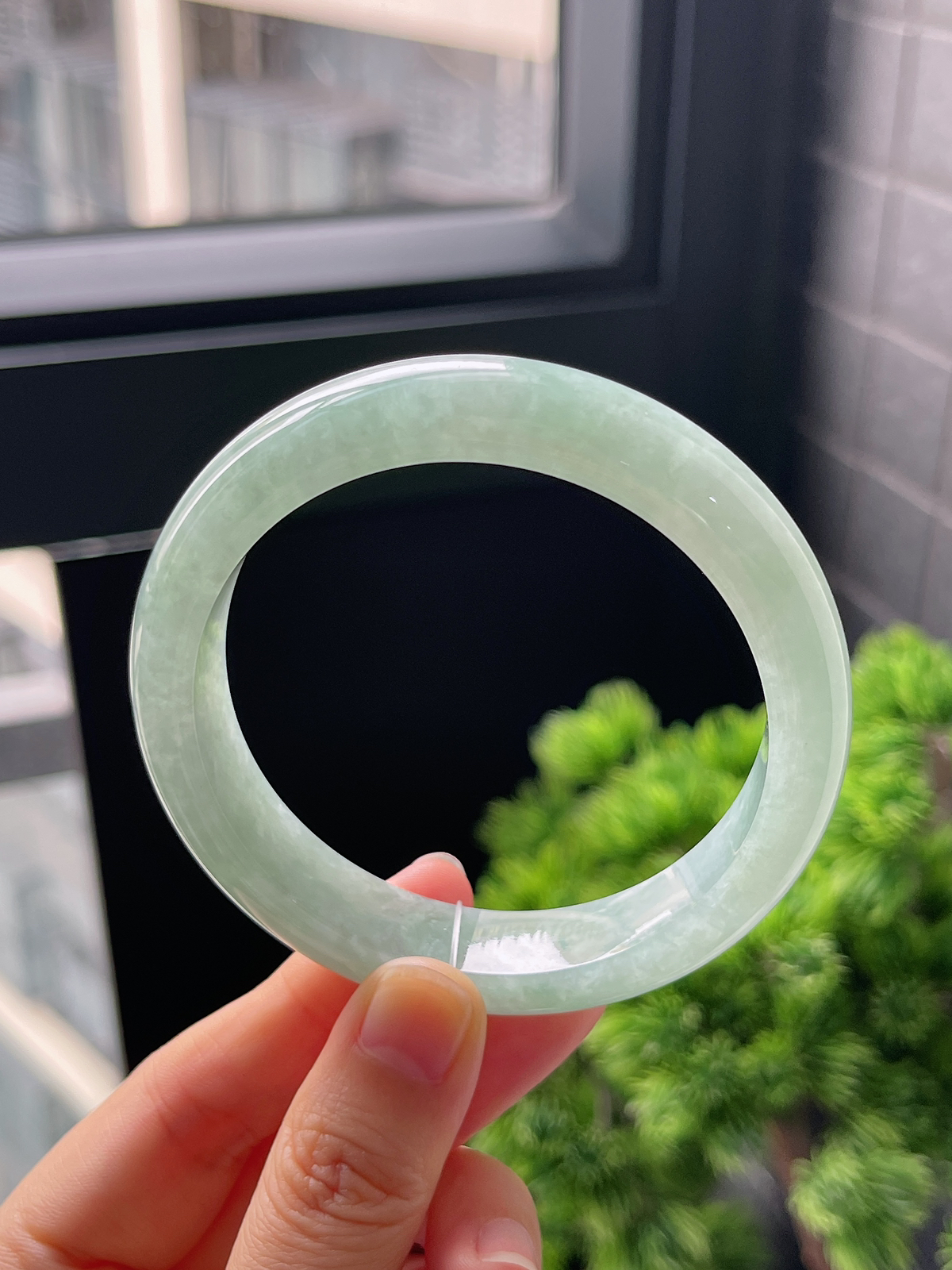 正圈58圈口，翡翠糯化种飘绿手镯