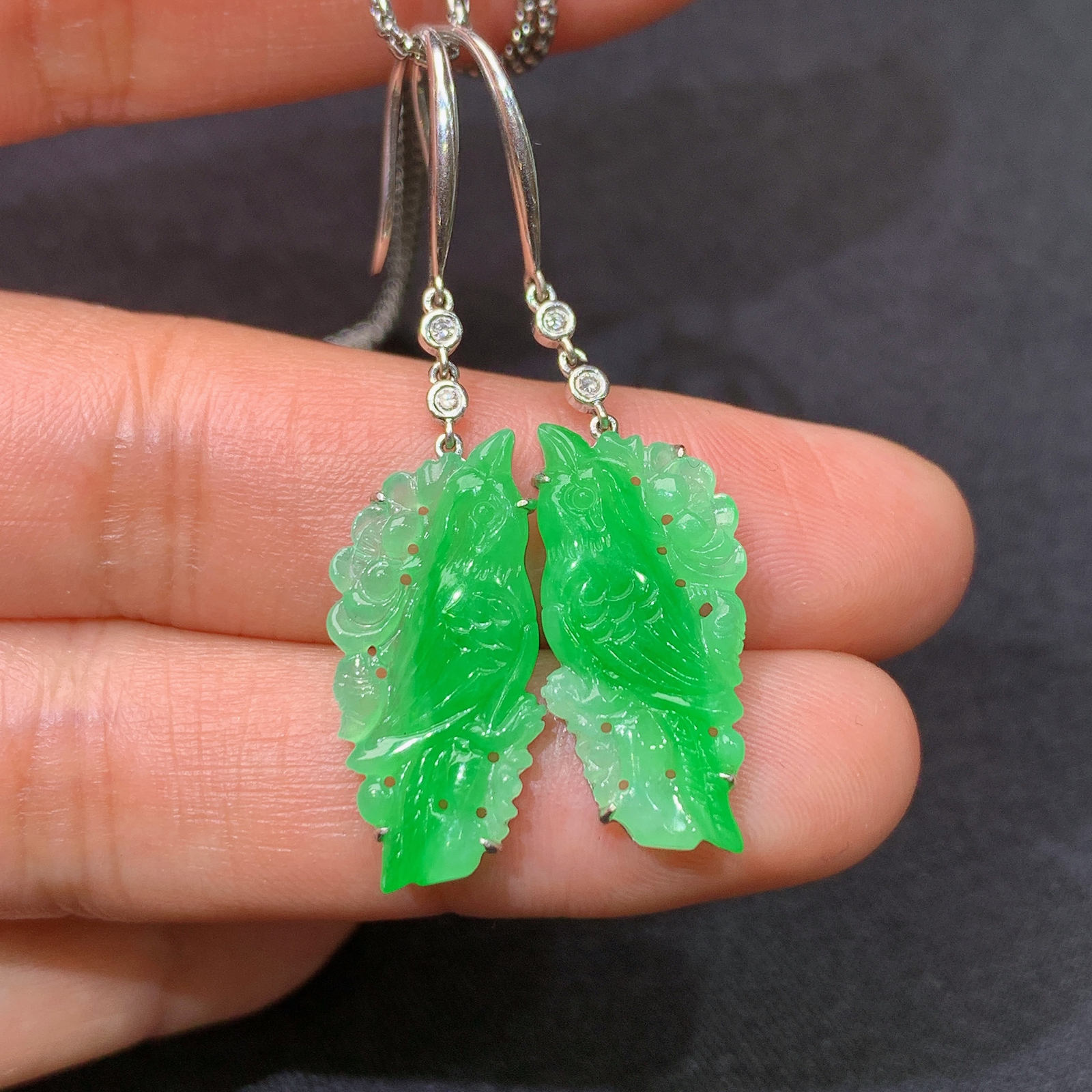 冰阳绿喜鹊耳坠，18k金镶嵌，简约时尚，冰润色阳，种水足，Xg 尺寸22.8*9.8*2