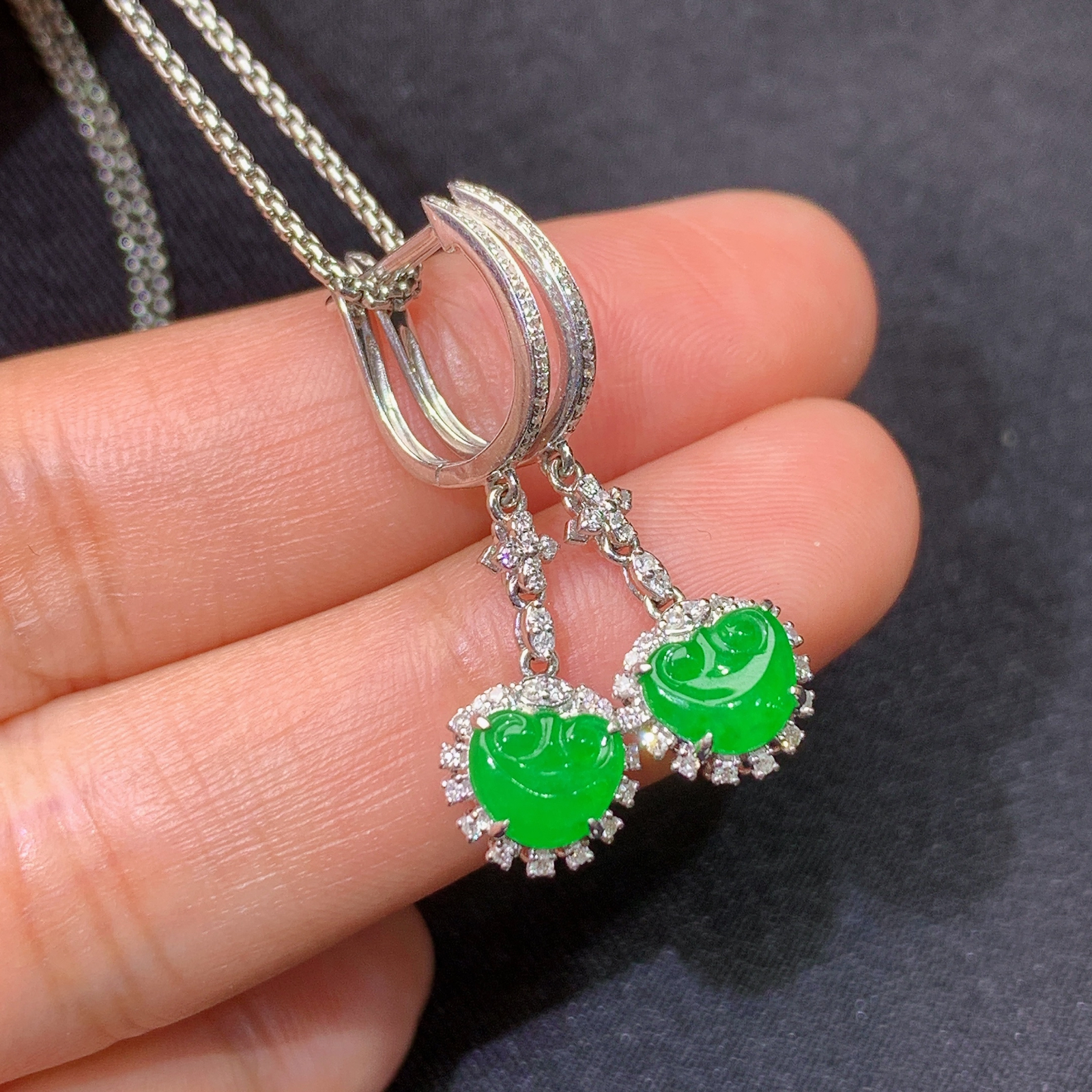 冰阳绿如意耳坠，18k金镶嵌，简约时尚，冰润色阳，种水足，C2 尺寸4.9*5.8*2