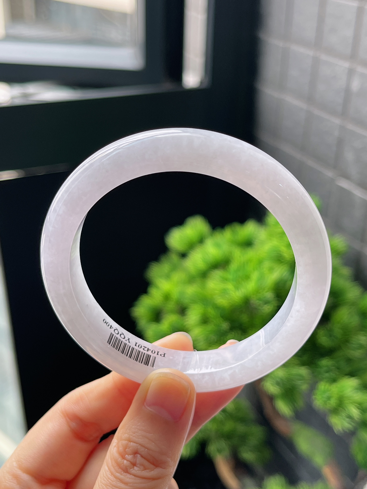 正圈56.6圈口，翡翠糯化种淡紫色手镯