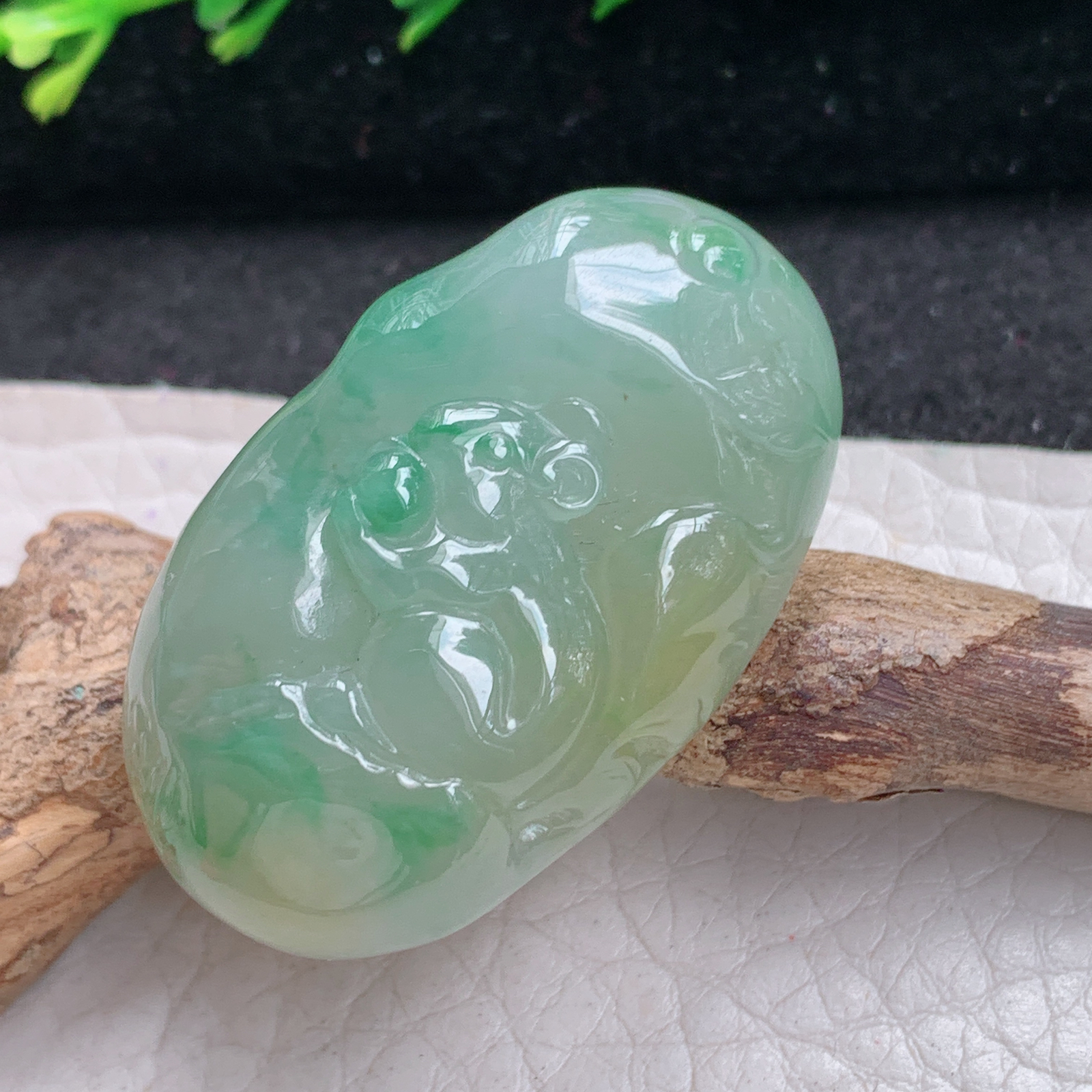 lz实拍37.5*22.5*12.5缅甸天然翡翠a货精雕黄加绿生肖老鼠吊坠