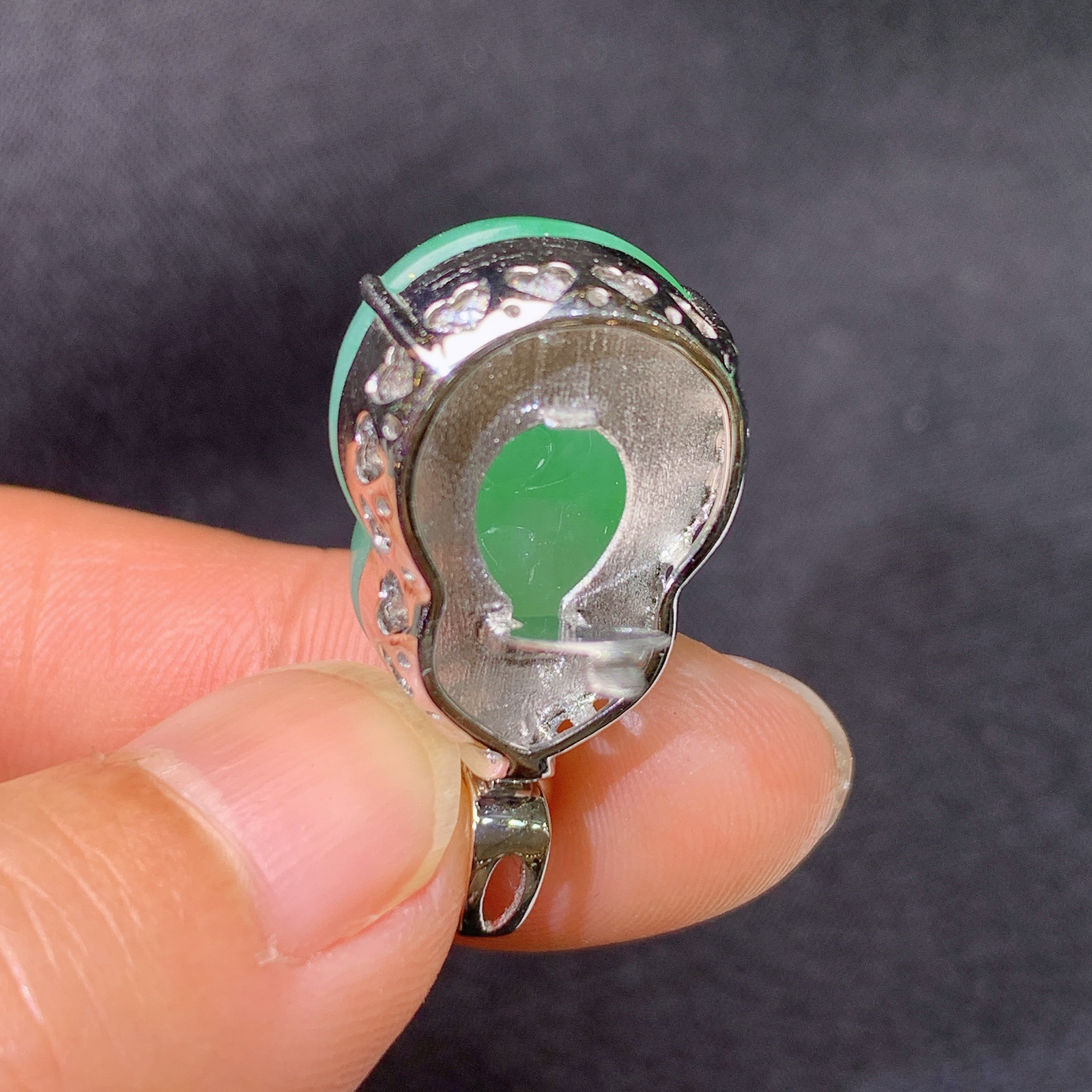 冰阳绿葫芦吊坠，18k金镶嵌，冰润色阳，玉质细腻，种水足，Xj 尺寸27.2*14.1*12.3