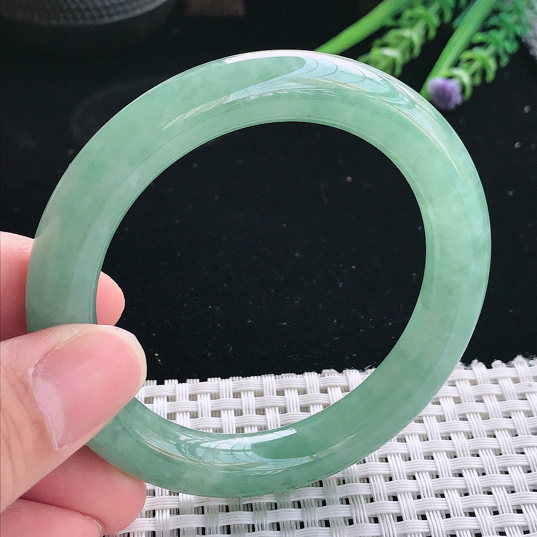 实拍天然翡翠55/10.4/10.2老坑冰润满绿圆条手镯翡翠玉镯手环