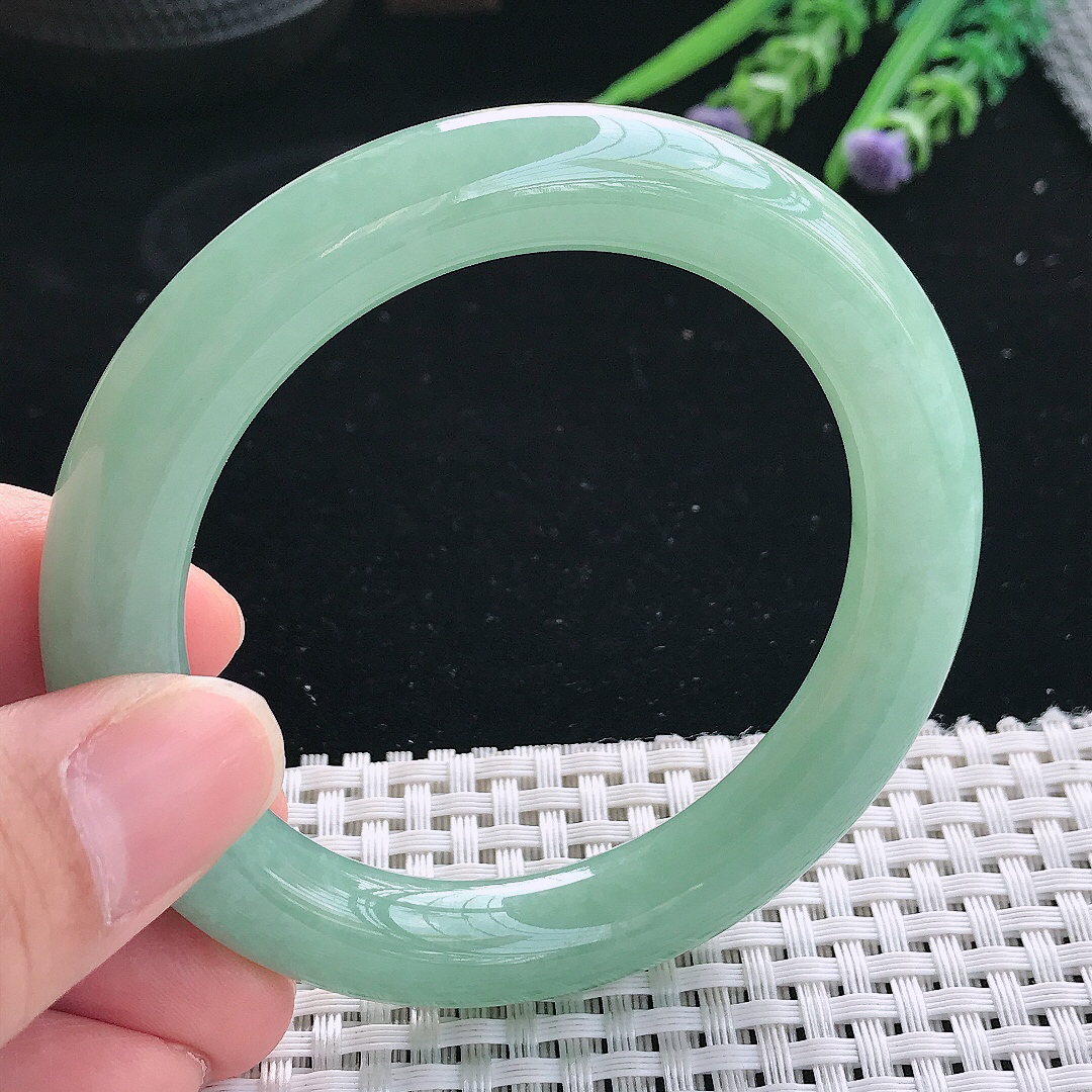 实拍天然翡翠55/10.2/10.4老坑冰胶水灵冰晴满绿圆条手镯翡翠玉镯手环