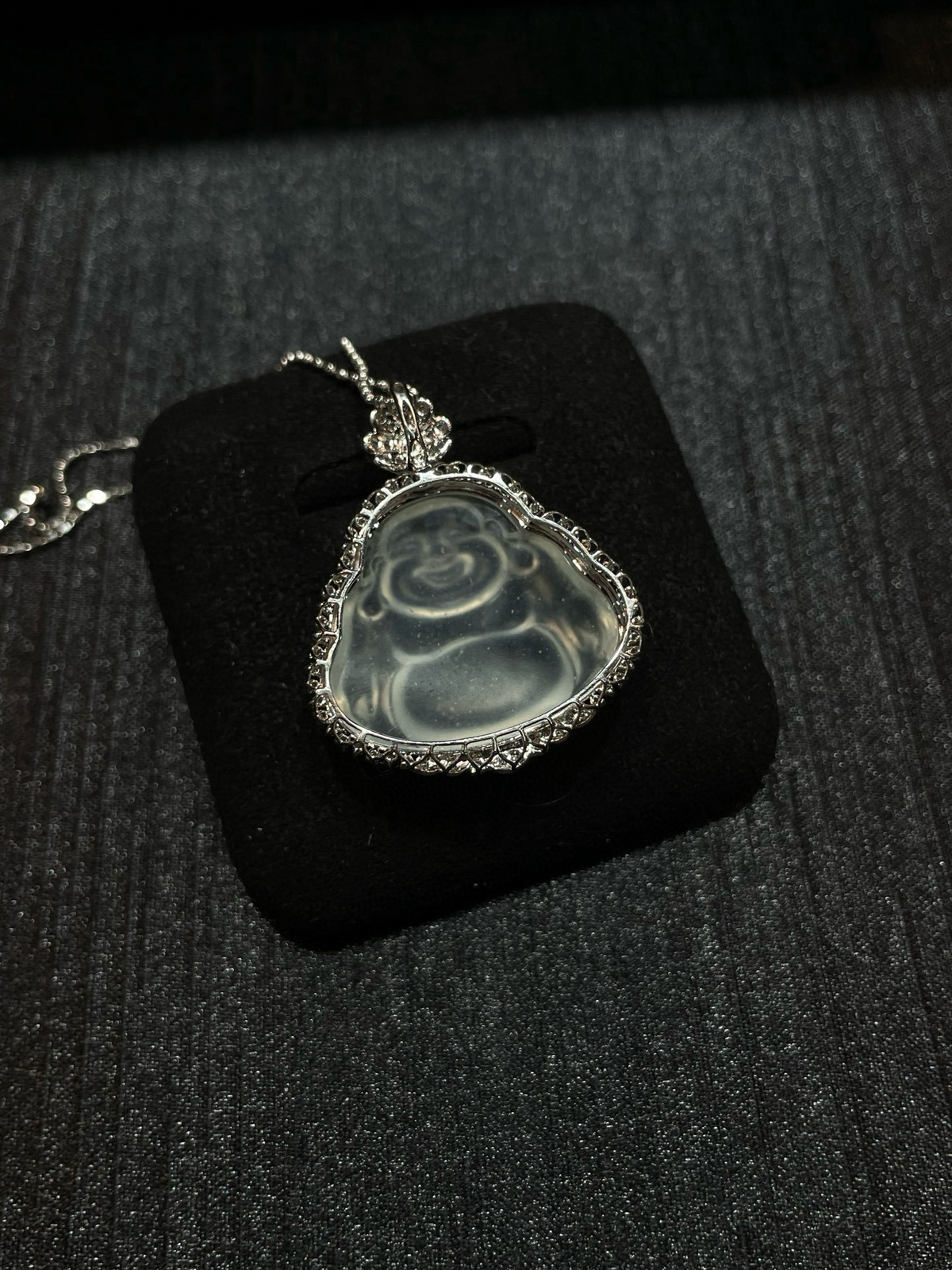 冰种 起光 起胶 佛公吊坠

18k金配钻镶嵌