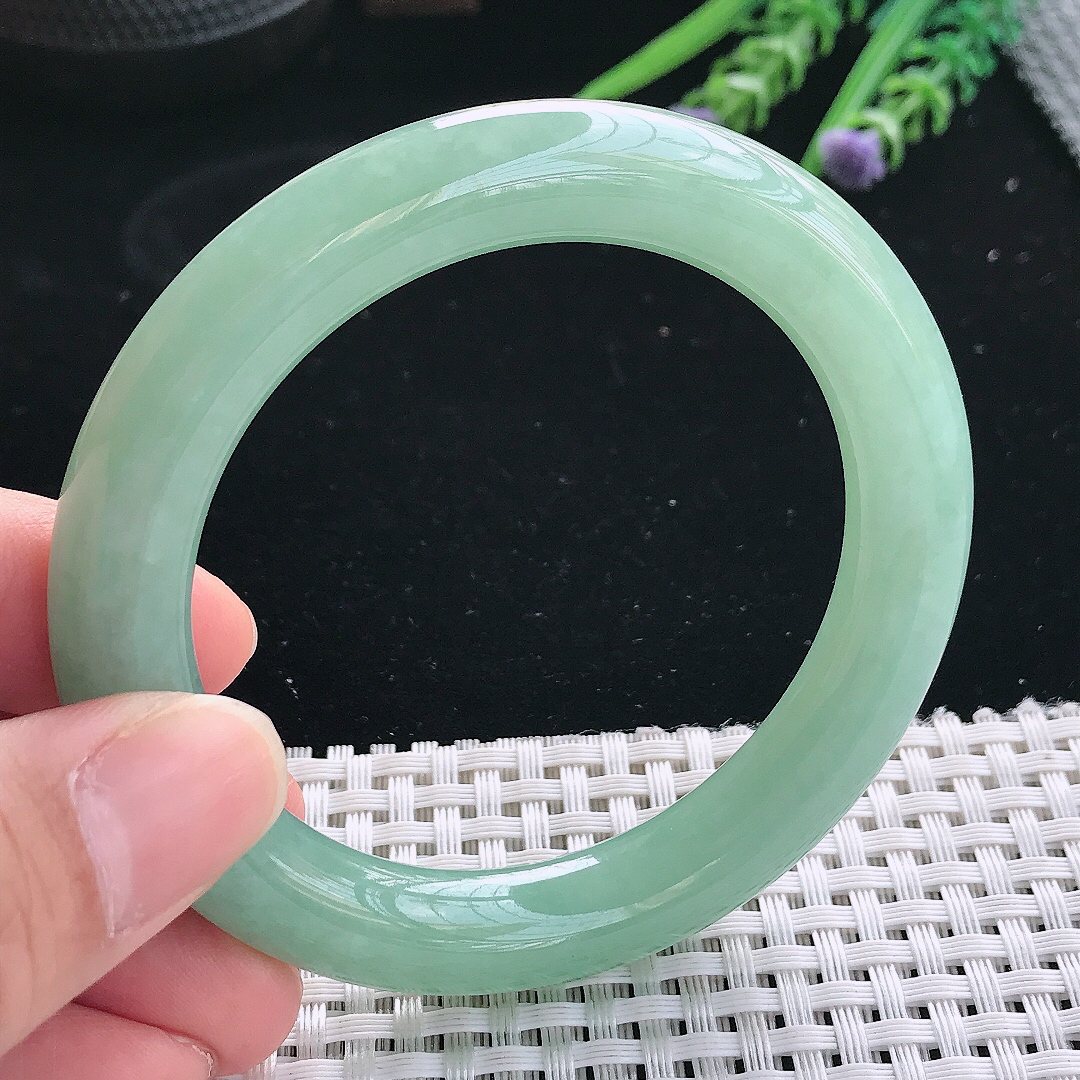实拍天然翡翠55/10.2/10.4老坑冰胶水灵冰晴满绿圆条手镯翡翠玉镯手环
