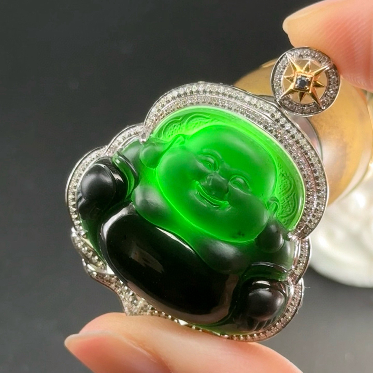 精品18k墨翠大肚佛 种好色正 黑度极好 打灯通透 饱满大气