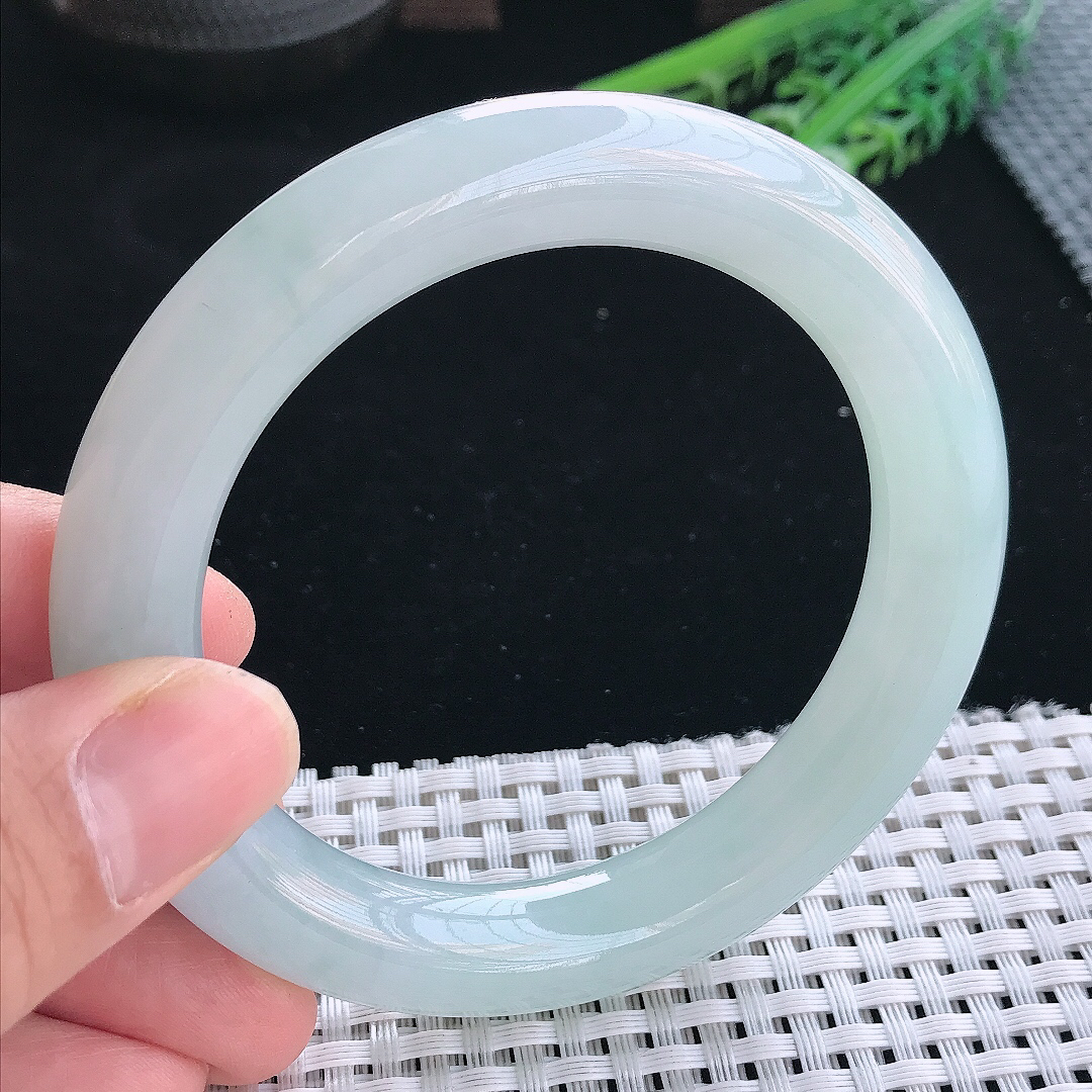 实拍天然翡翠58/11.2老坑冰胶果冻天空蓝圆条手镯翡翠玉镯手环