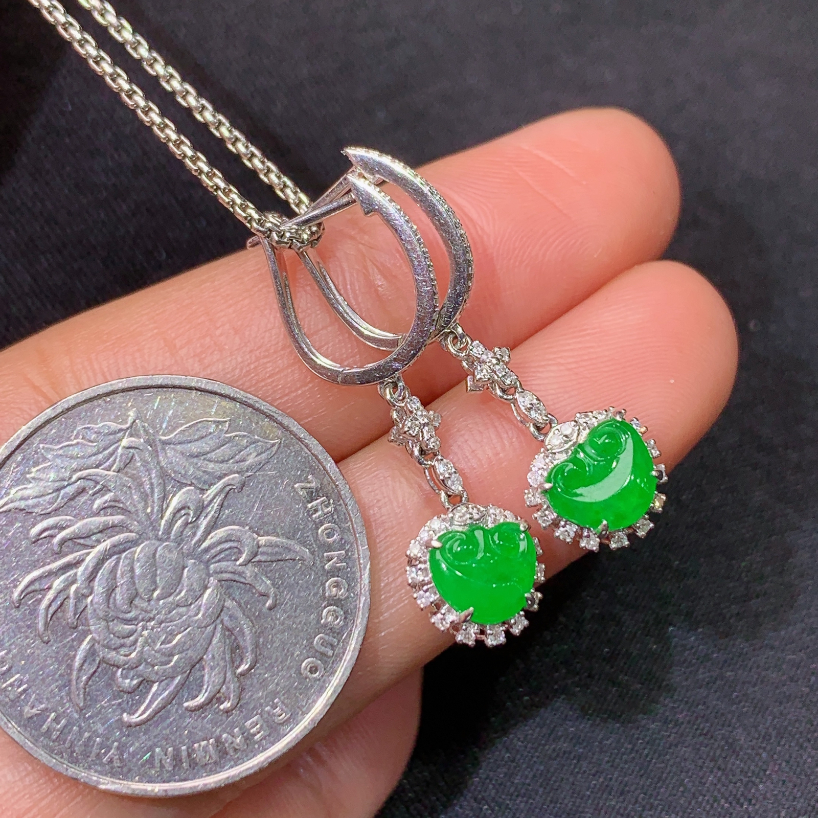 冰阳绿如意耳坠，18k金镶嵌，简约时尚，冰润色阳，种水足，C2 尺寸4.9*5.8*2