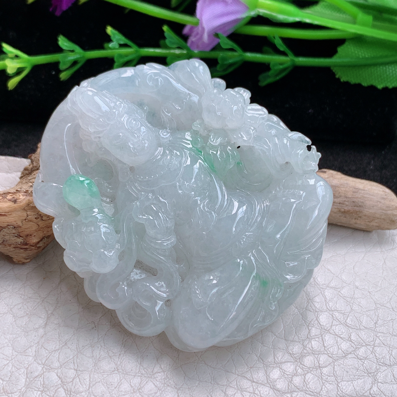 lz实拍53.5*46.8*11.8缅甸天然翡翠a货精雕冰透大势至菩萨吊坠坐莲观音