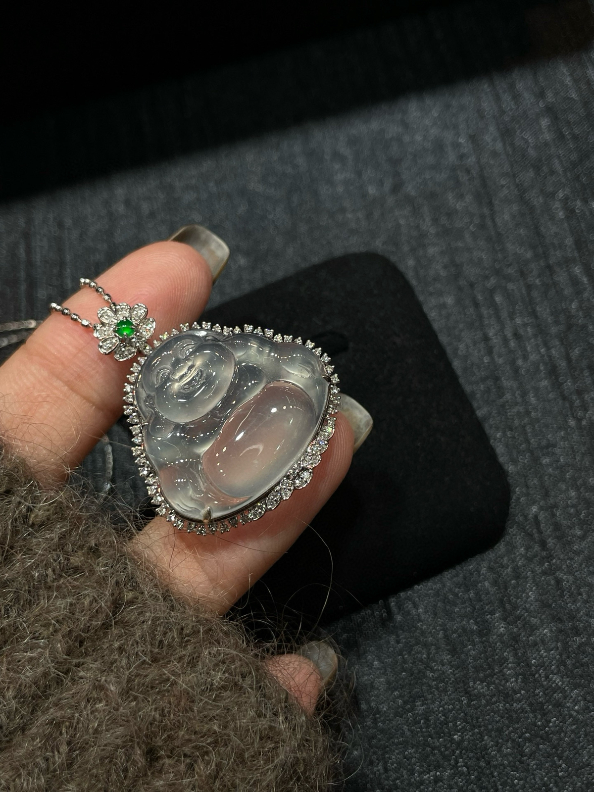 冰种 起光 起胶 佛公吊坠

18k金配钻镶嵌