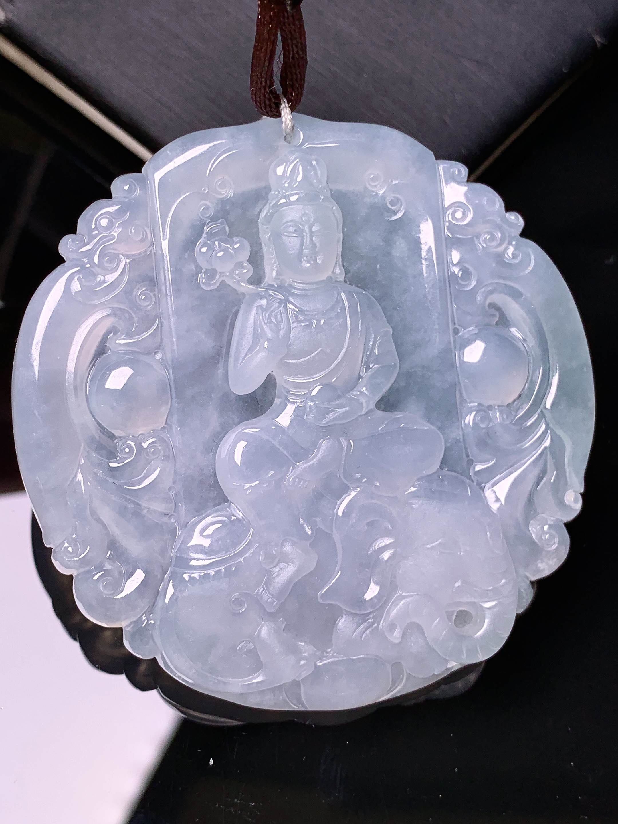 冰种普贤菩萨吊坠 玉质细腻 色泽艳丽清新 水润亮眼 整体尺寸53.5*52*5.8b2