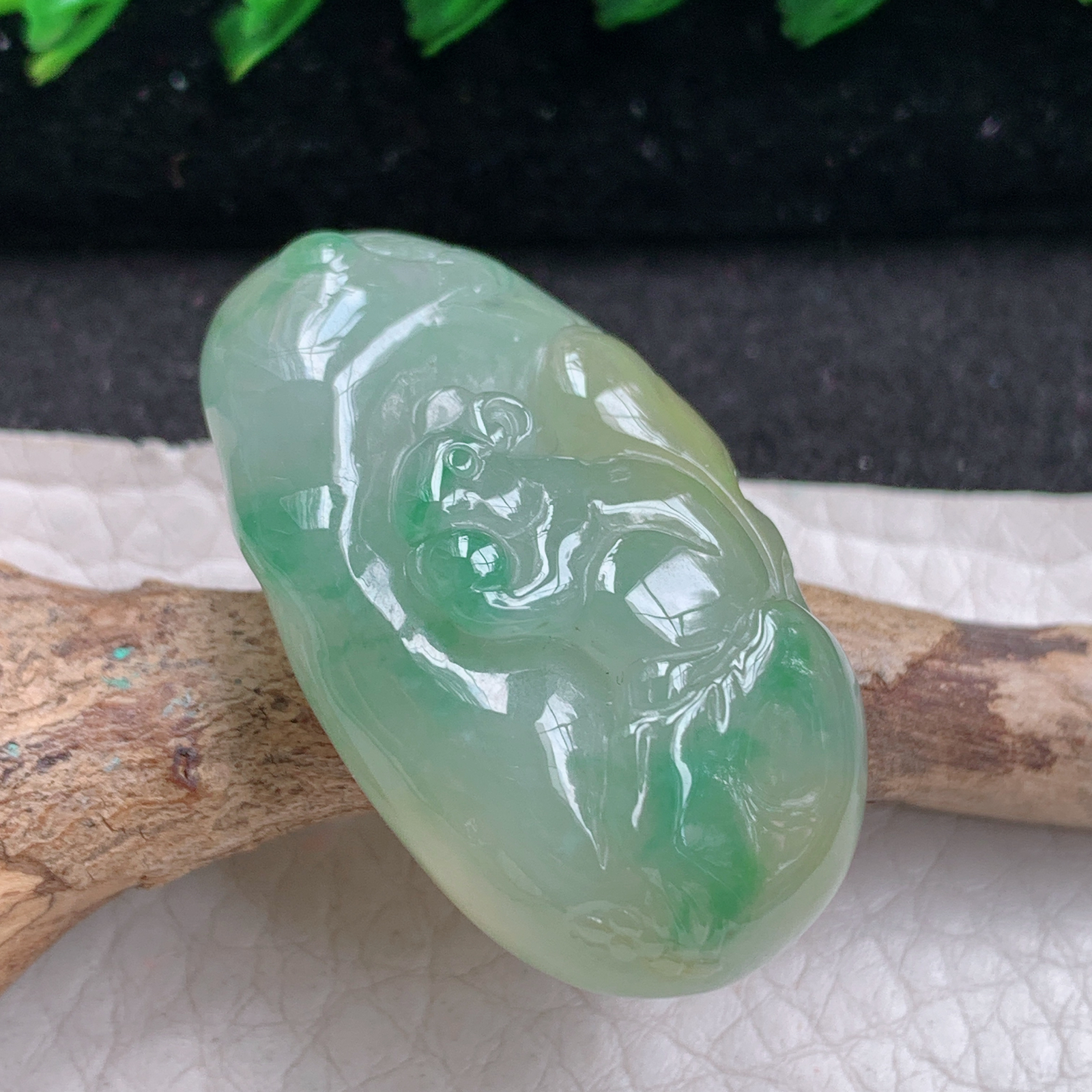 lz实拍37.5*22.5*12.5缅甸天然翡翠a货精雕黄加绿生肖老鼠吊坠