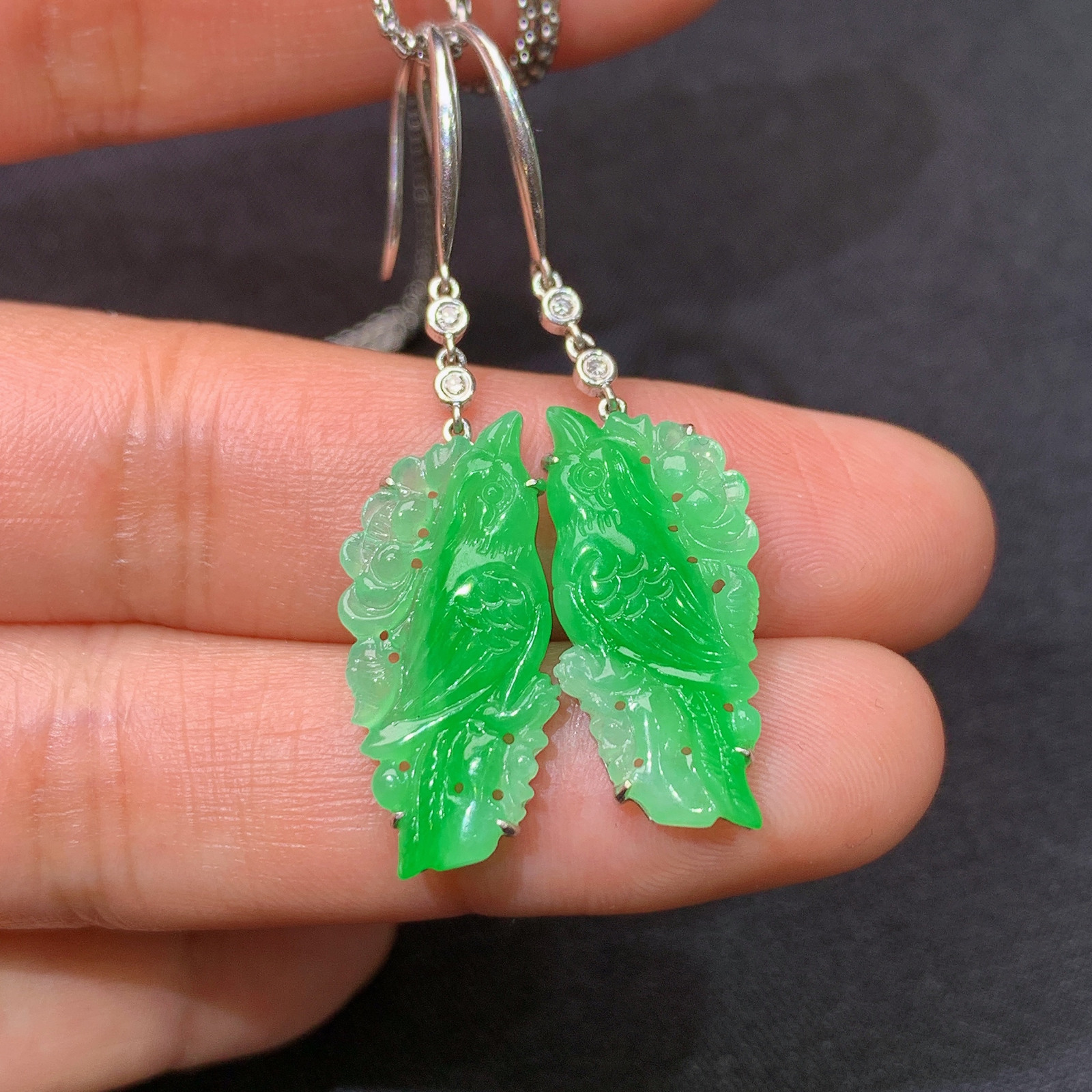 冰阳绿喜鹊耳坠，18k金镶嵌，简约时尚，冰润色阳，种水足，Xg 尺寸22.8*9.8*2