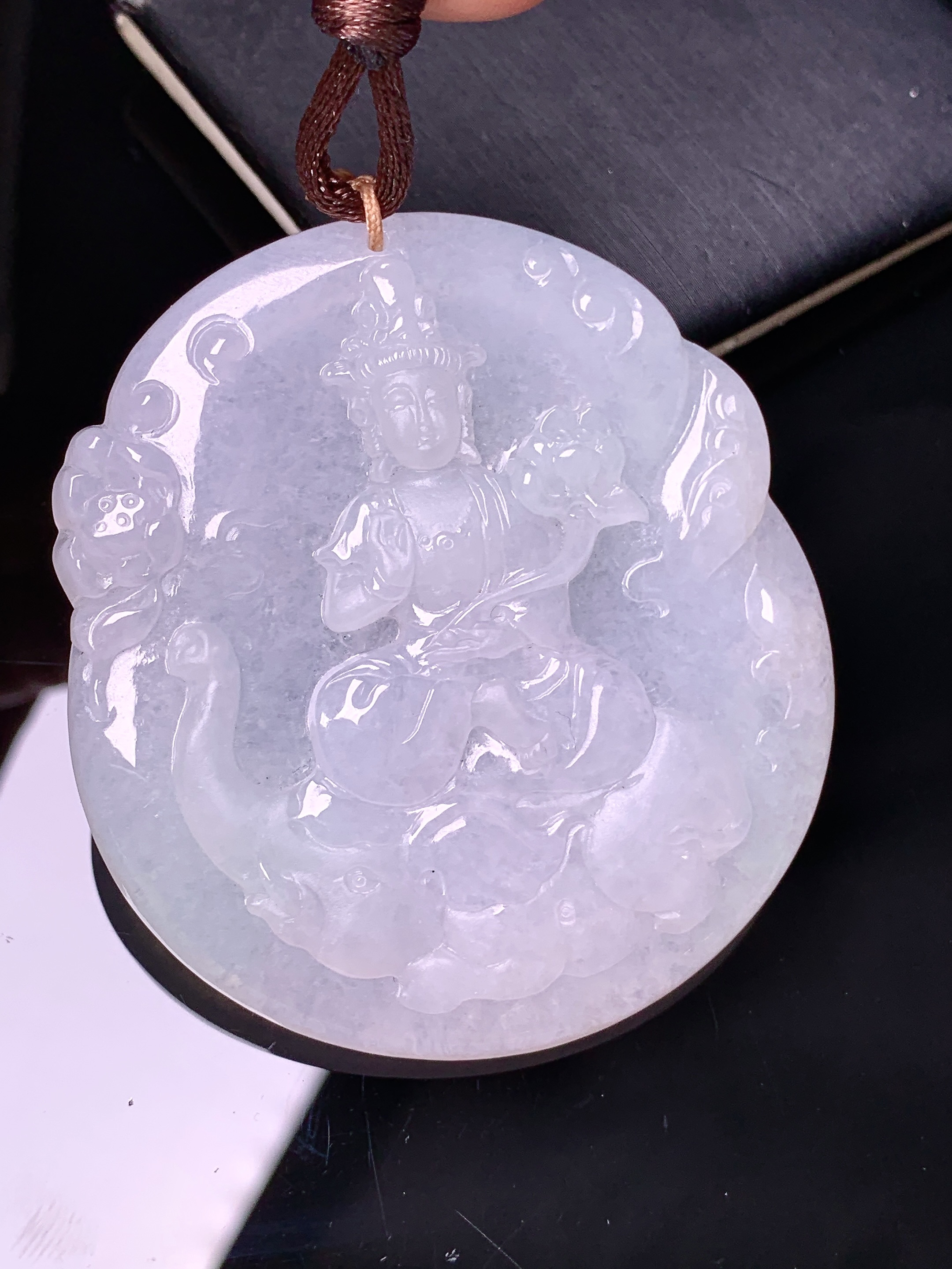 冰种普贤菩萨吊坠 玉质细腻 色泽艳丽清新 水润亮眼 整体尺寸55*50*5.6b2