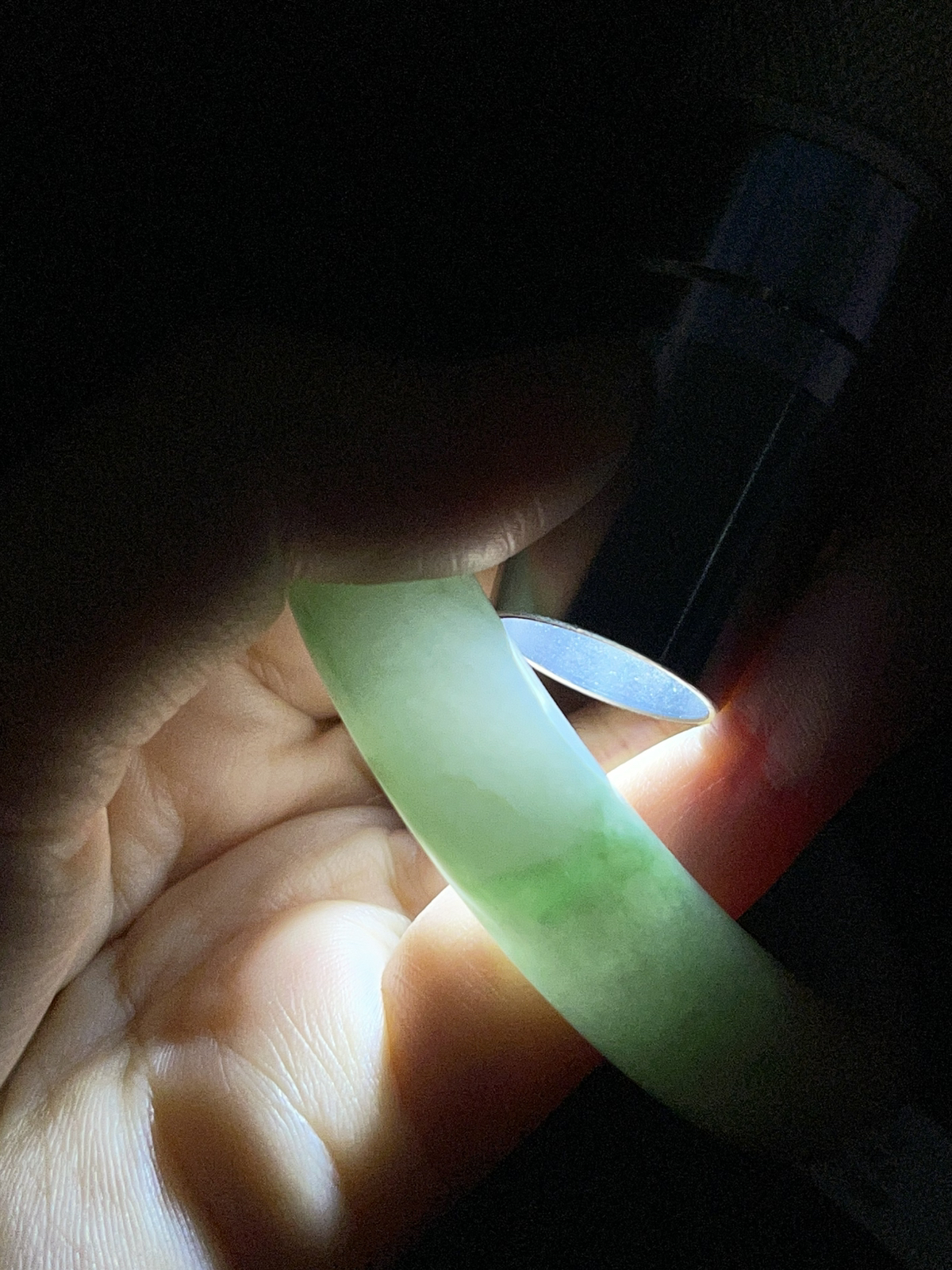 正圈54圈口，翡翠冰糯种飘绿手镯