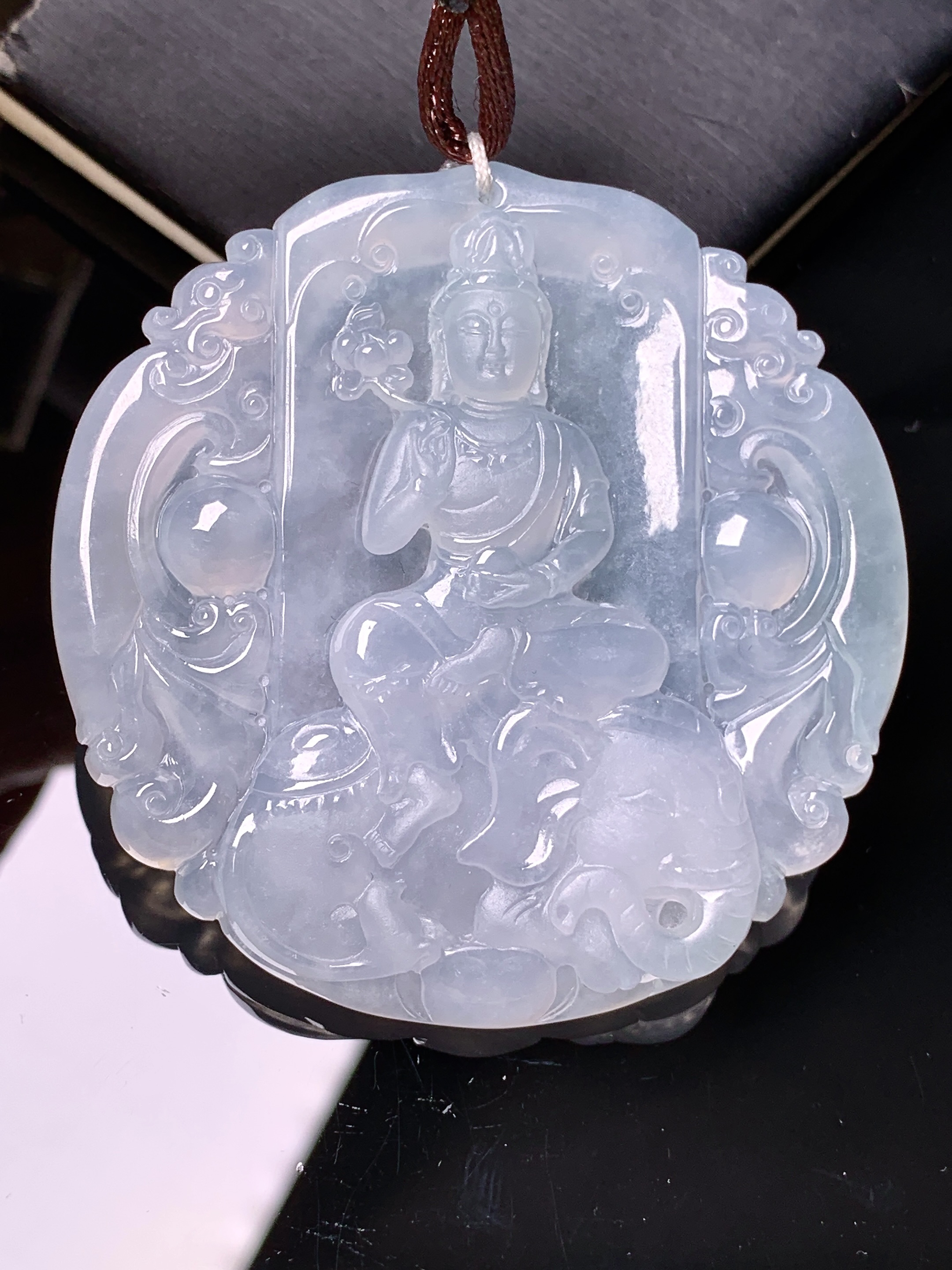 冰种普贤菩萨吊坠 玉质细腻 色泽艳丽清新 水润亮眼 整体尺寸53.5*52*5.8b2