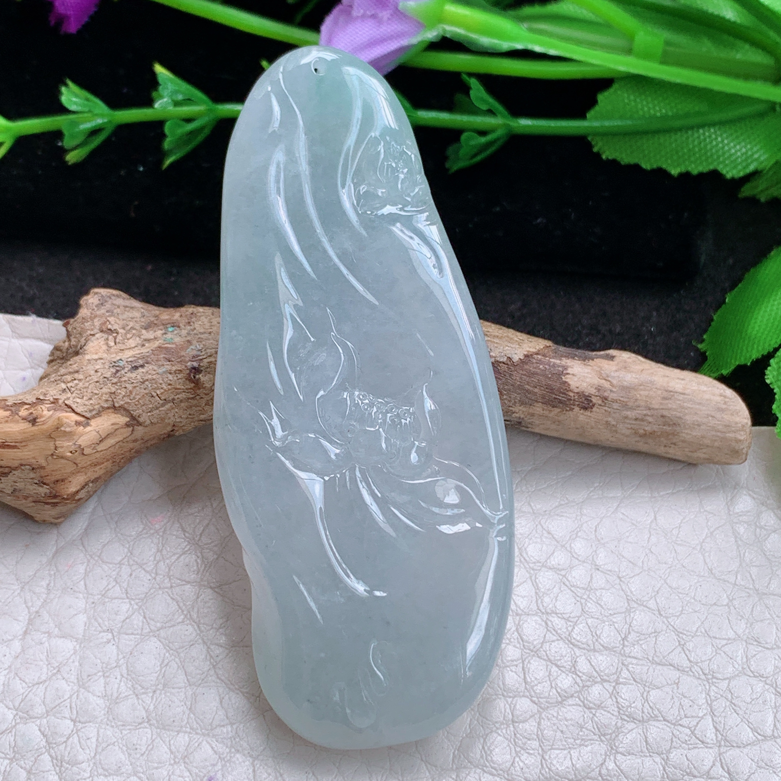 lz实拍62*27.2*9.8缅甸天然翡翠a货精雕冰透飘观音吊坠站观音