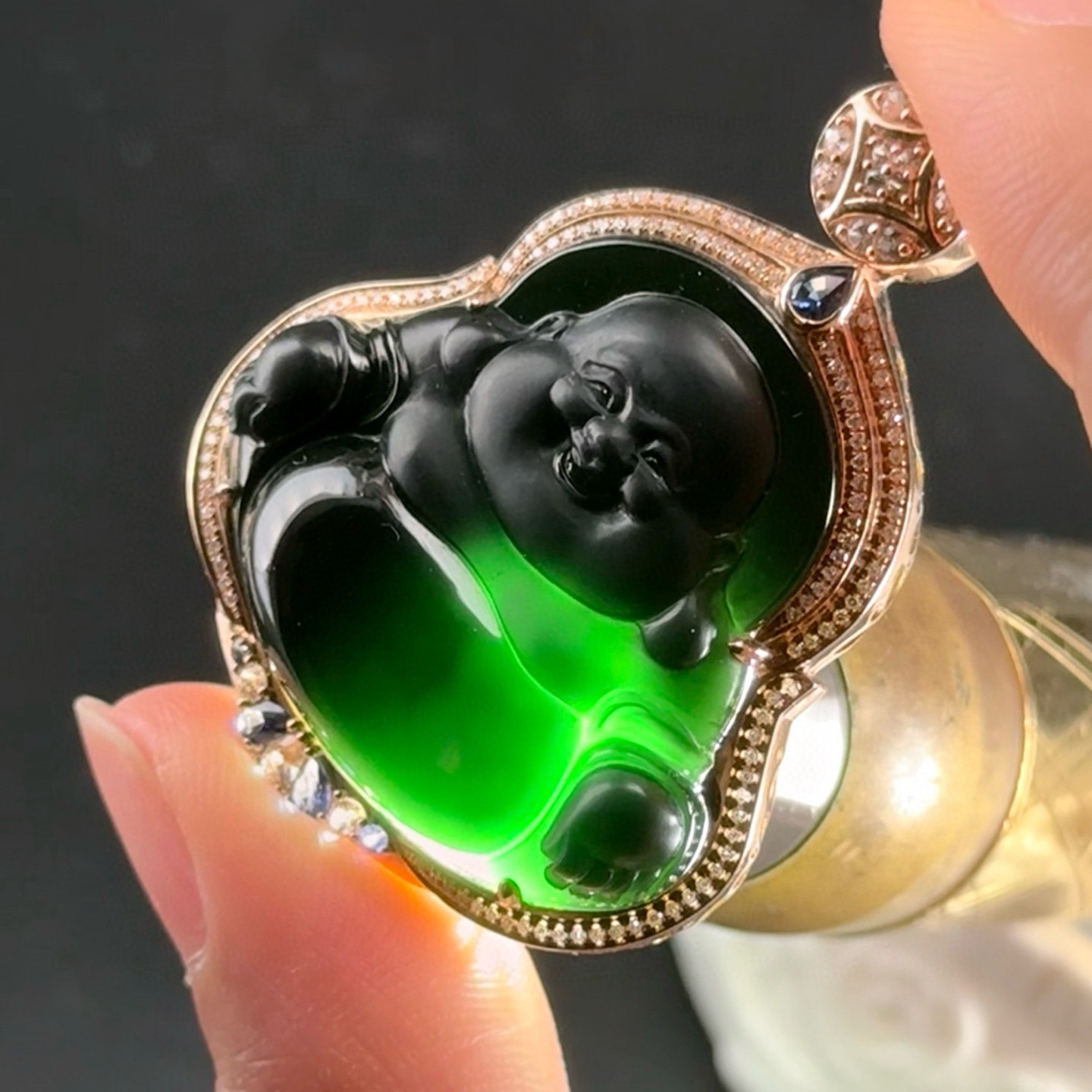 精品18k墨翠大肚佛 种好色正 黑度极好 打灯通透 油性十足