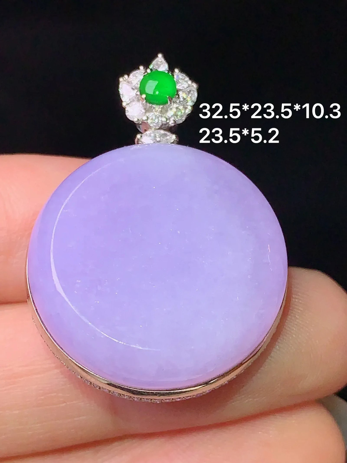18k金钻镶嵌紫罗兰圆通吊坠 玉质细腻 色泽清新艳丽 整体尺寸32.5*23.5*10.3