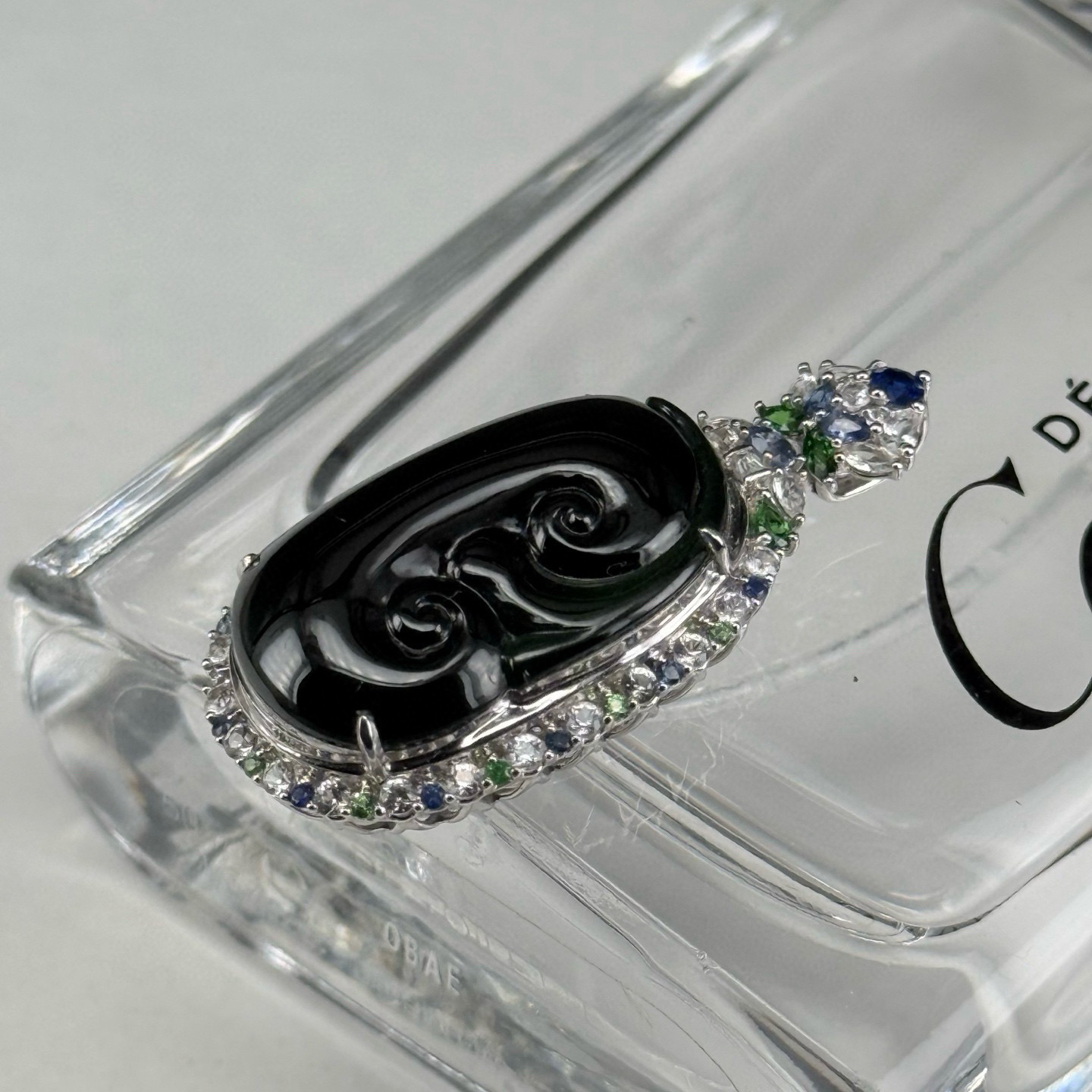 精品18k墨翠如意 种好色正 黑度极好 打灯通透 饱满大气