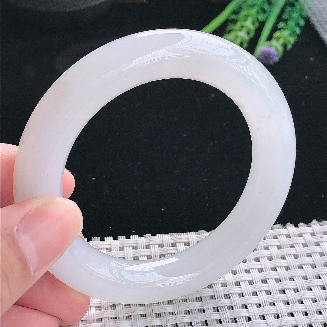 实拍天然翡翠53.8/12/11.8老坑冰胶水灵月光白圆条手镯翡翠玉镯手环