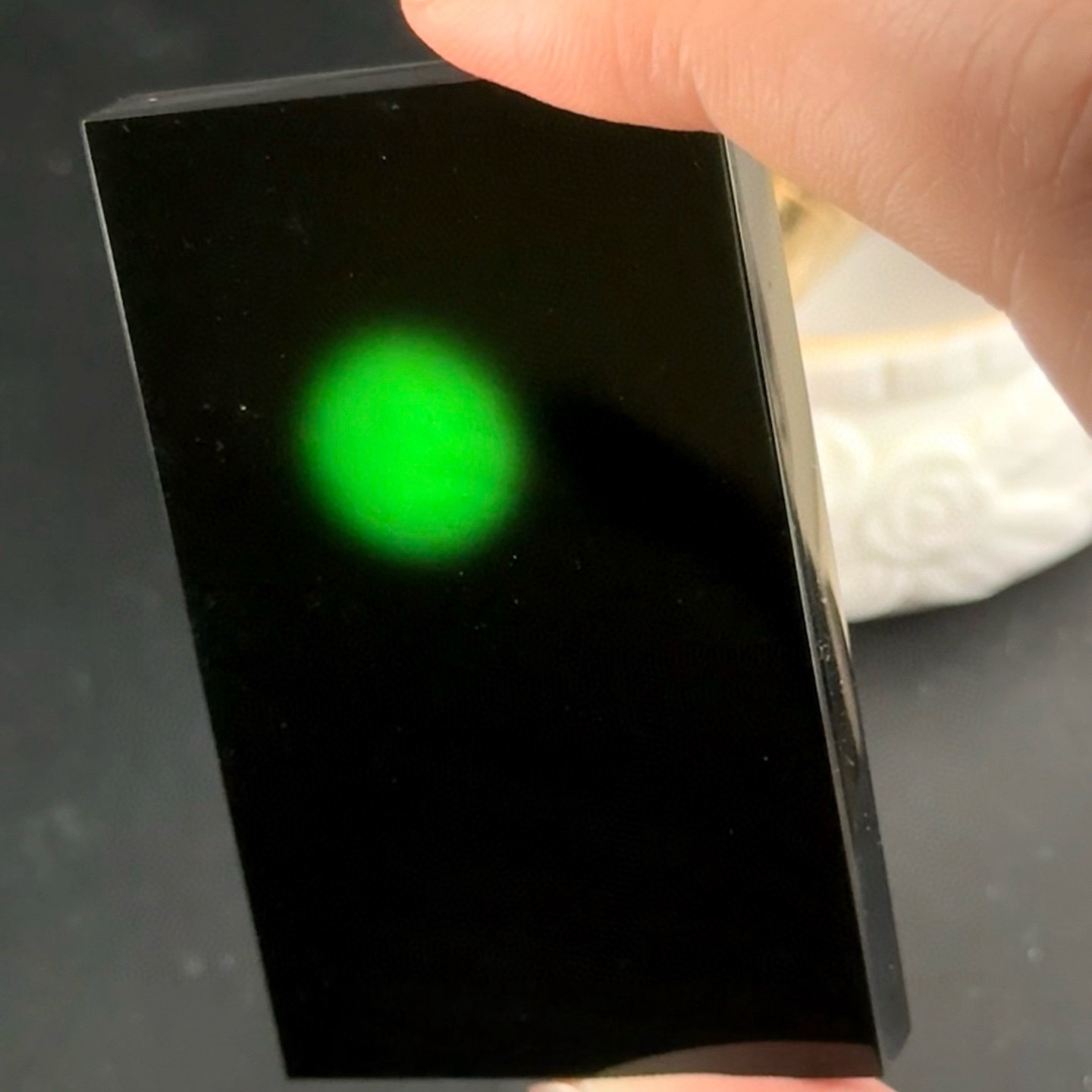 精品墨翠无事牌 种好色正 黑度极好 打灯通透 油性十足