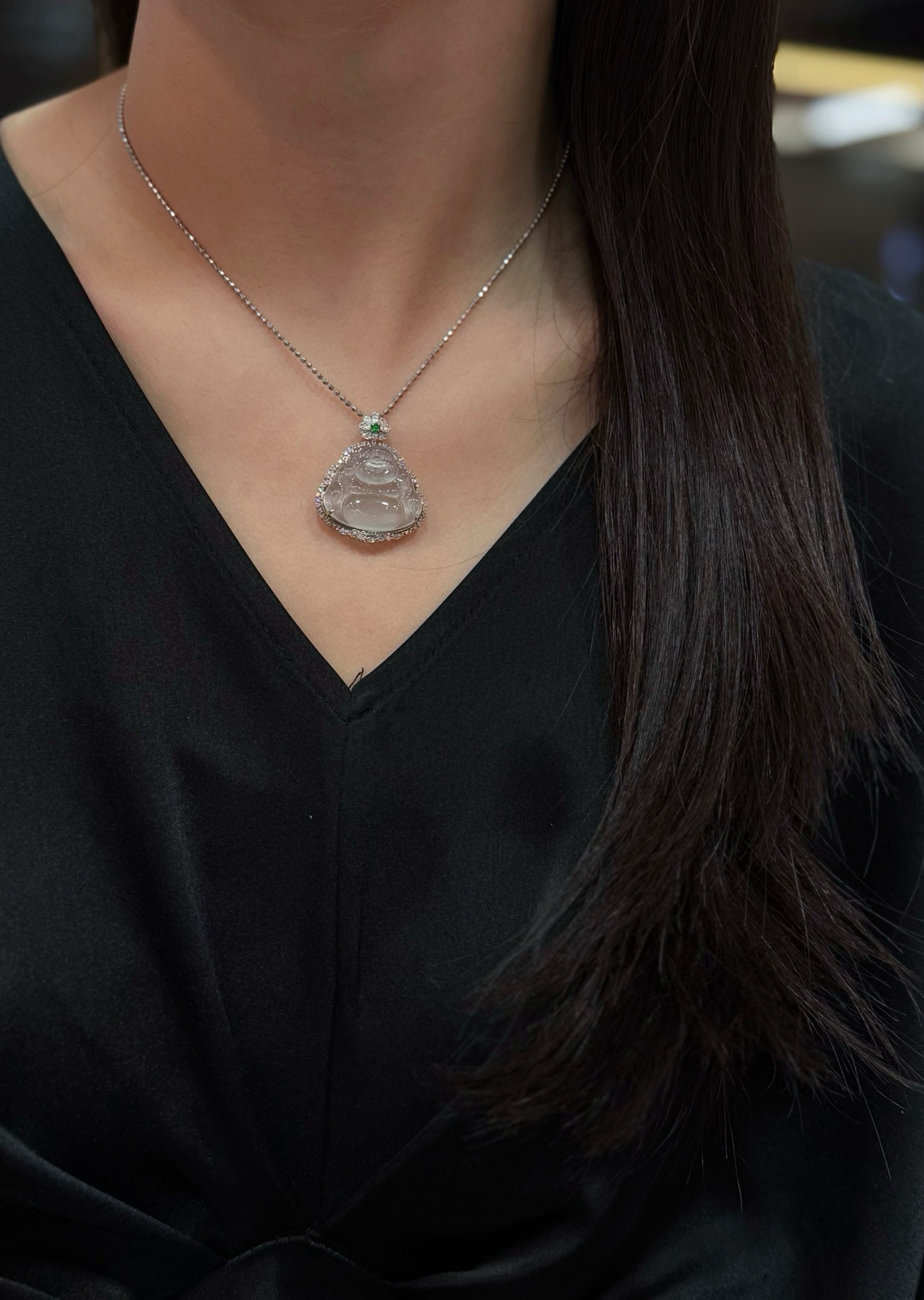 冰种 起光 起胶 佛公吊坠

18k金配钻镶嵌