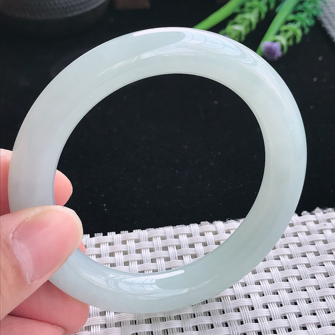 实拍天然翡翠57/10.7老坑冰胶果冻天空蓝圆条手镯翡翠玉镯手环