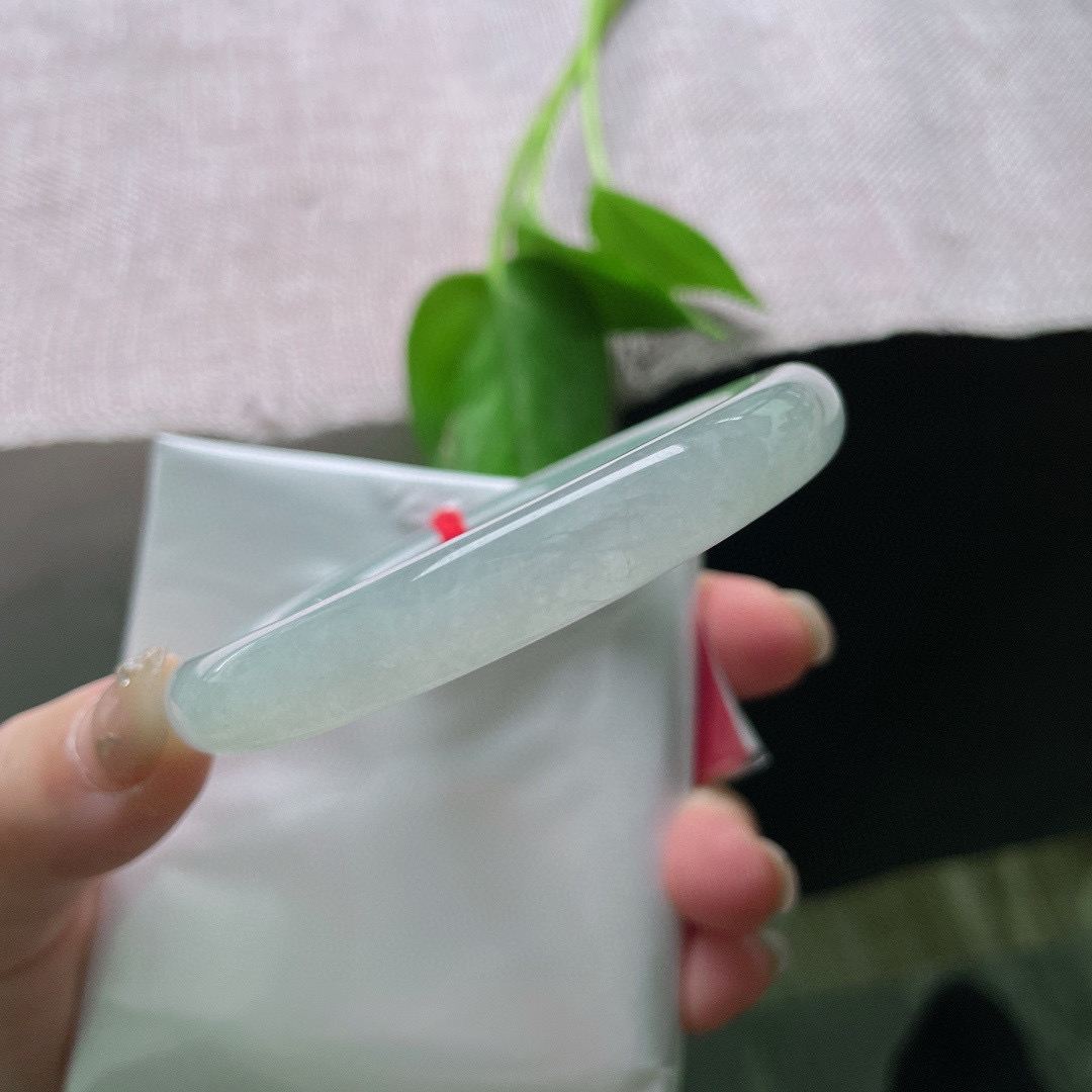 54/9.5，冰晴圆条，晶莹剔透，如冰似水，种老，底子细腻干净，完美