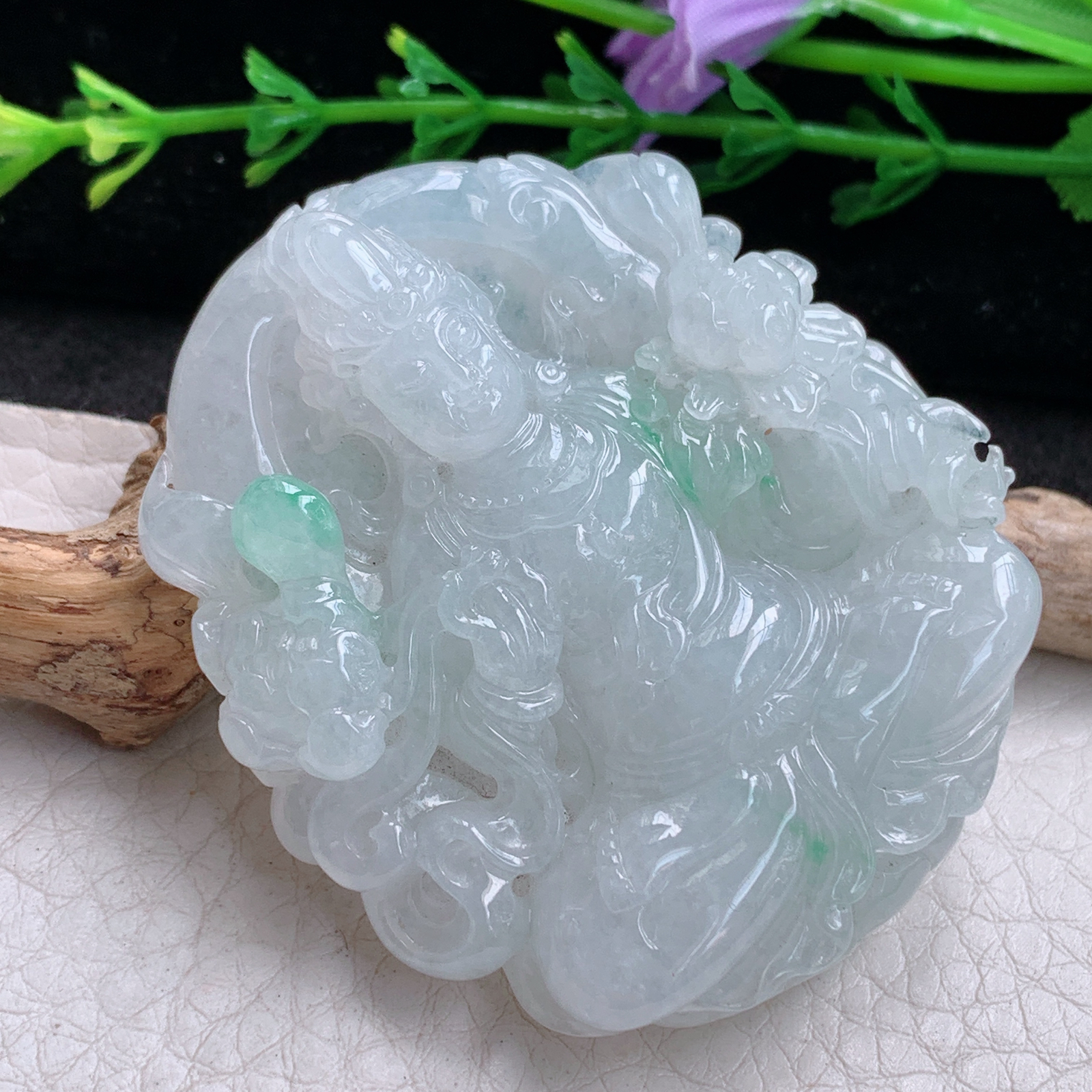 lz实拍53.5*46.8*11.8缅甸天然翡翠a货精雕冰透大势至菩萨吊坠坐莲观音