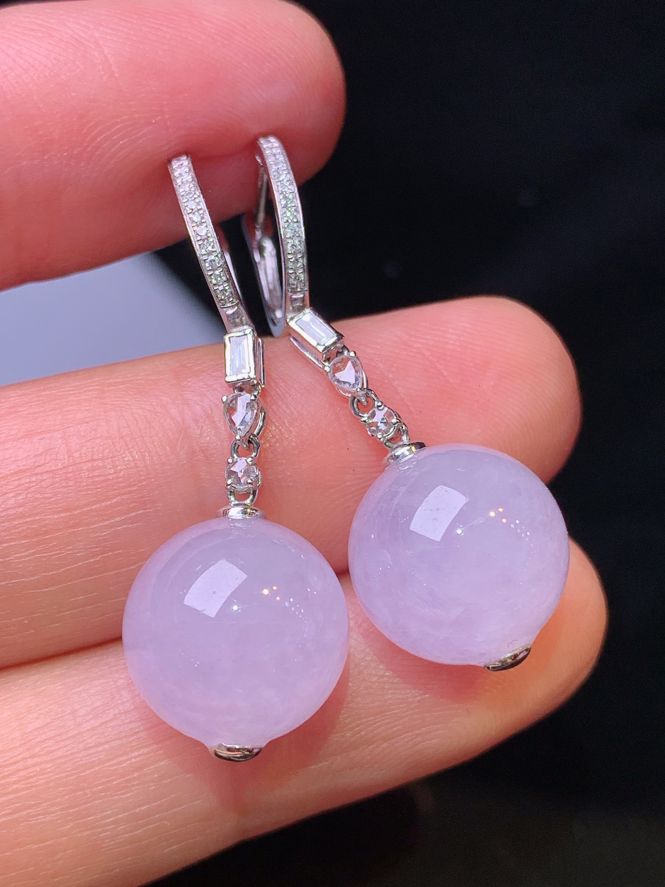 18k金钻镶嵌紫罗兰圆珠耳坠 玉质细腻 色泽艳丽清新 水润亮眼 整体尺寸32.8*11.5f2