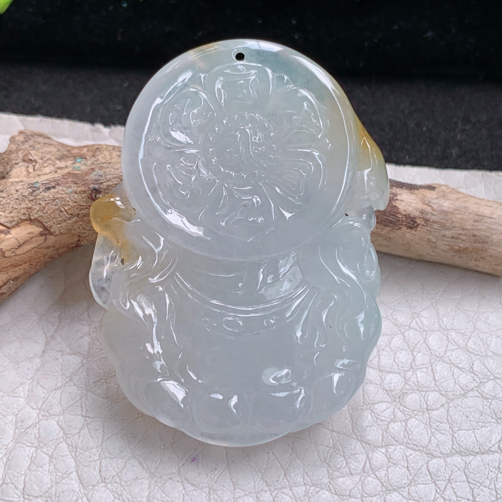 lz实拍46.8*35*13.5缅甸天然翡翠a货精雕冰种飘金招财进宝项坠财神爷