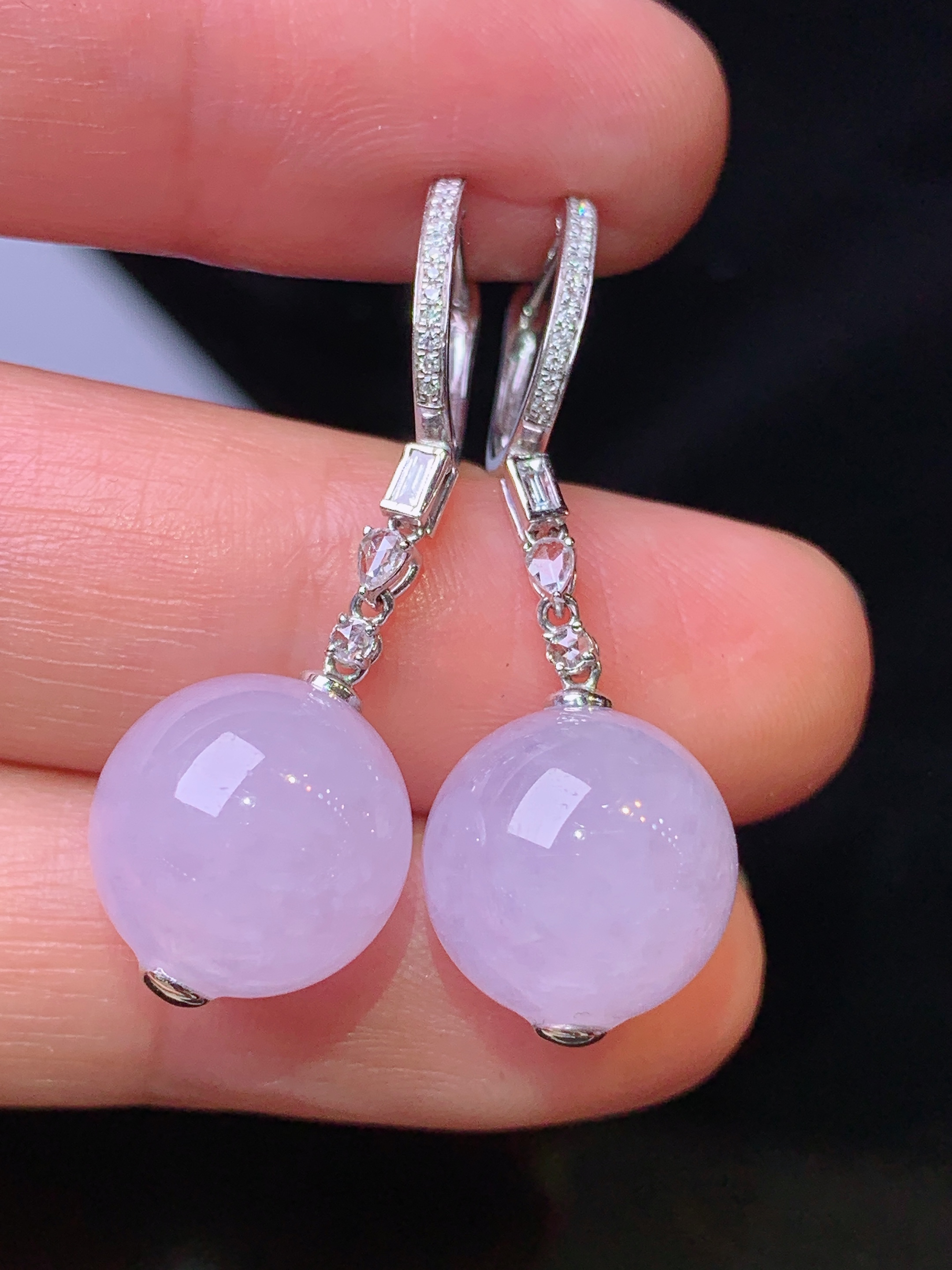 18k金钻镶嵌紫罗兰圆珠耳坠 玉质细腻 色泽艳丽清新 水润亮眼 整体尺寸32.8*11.5f2