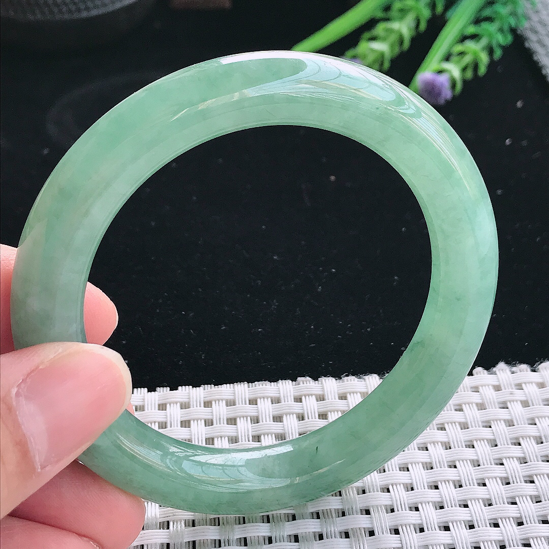 实拍天然翡翠55/10.4/10.2老坑冰润满绿圆条手镯翡翠玉镯手环