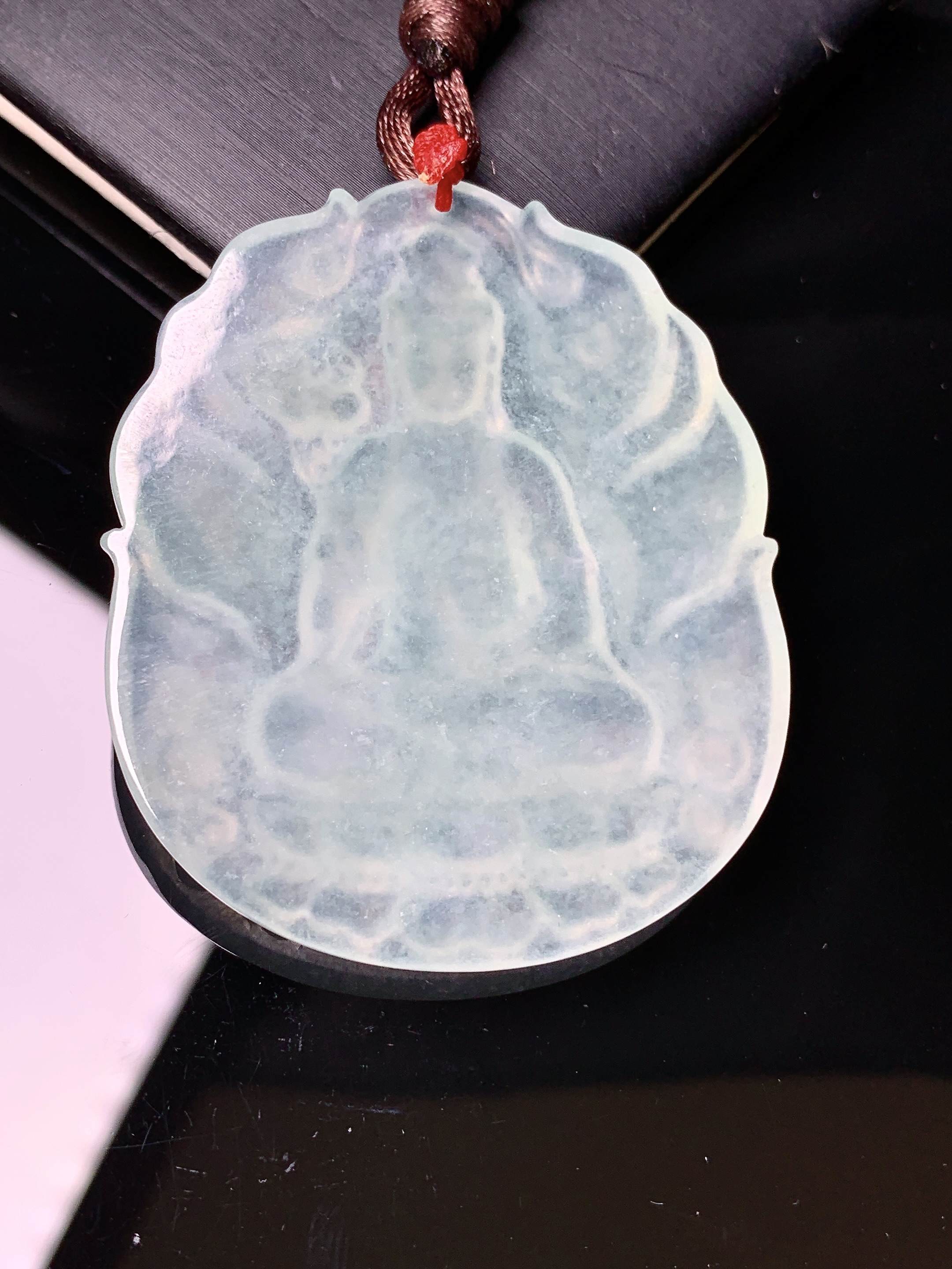 冰种观音菩萨吊坠 玉质细腻 色泽艳丽清新 水润亮眼 整体尺寸50*42*5.5b2